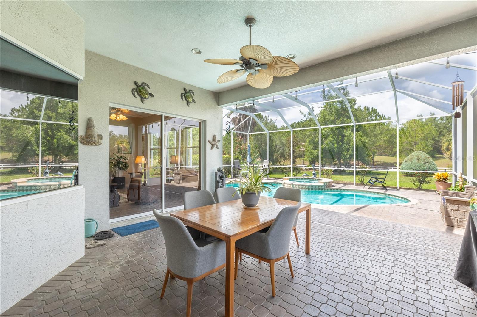 1626 E Gate Dancer Cir Property Photo 3
