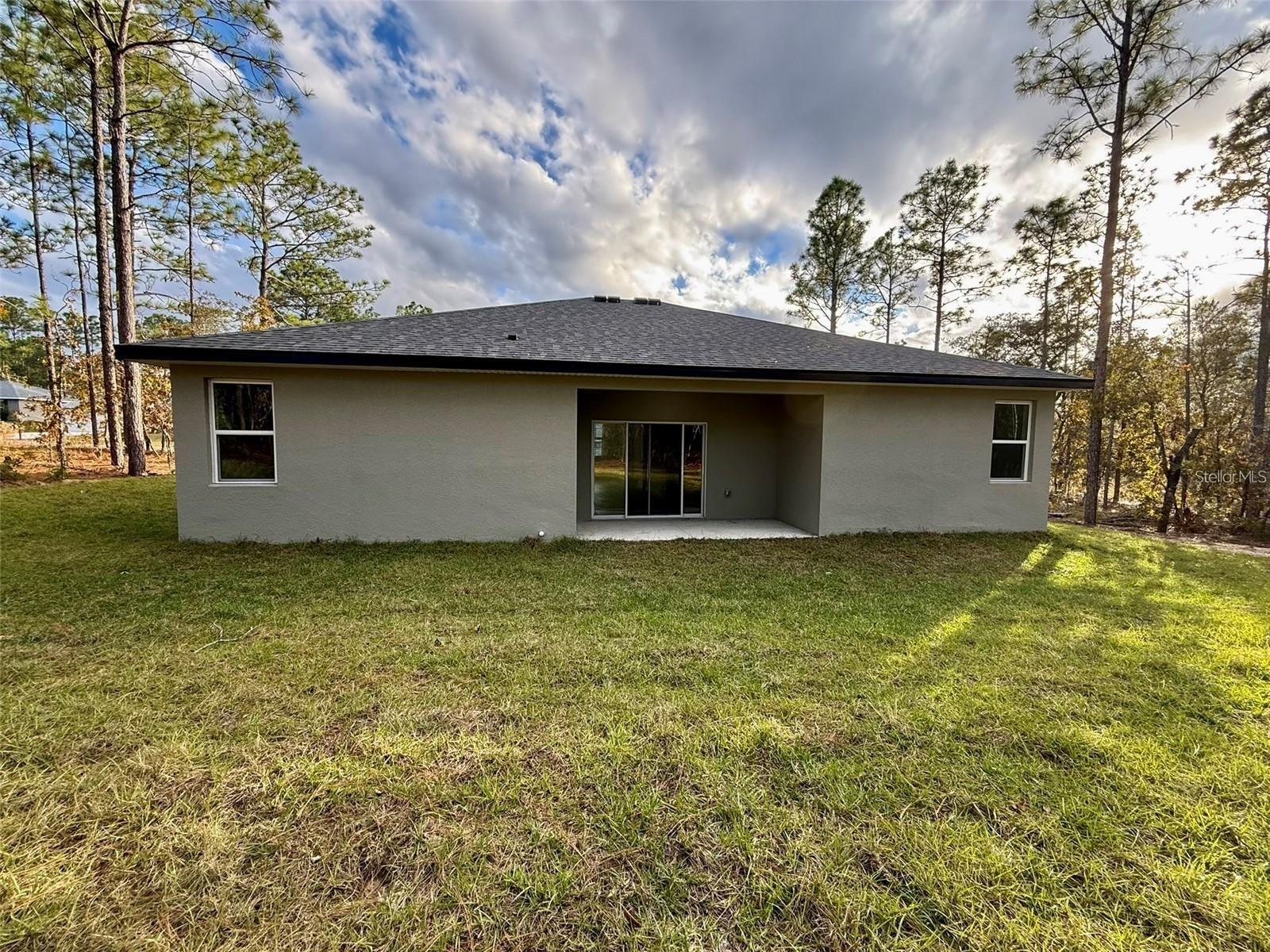 2744 W Redgate Dr Property Photo 2