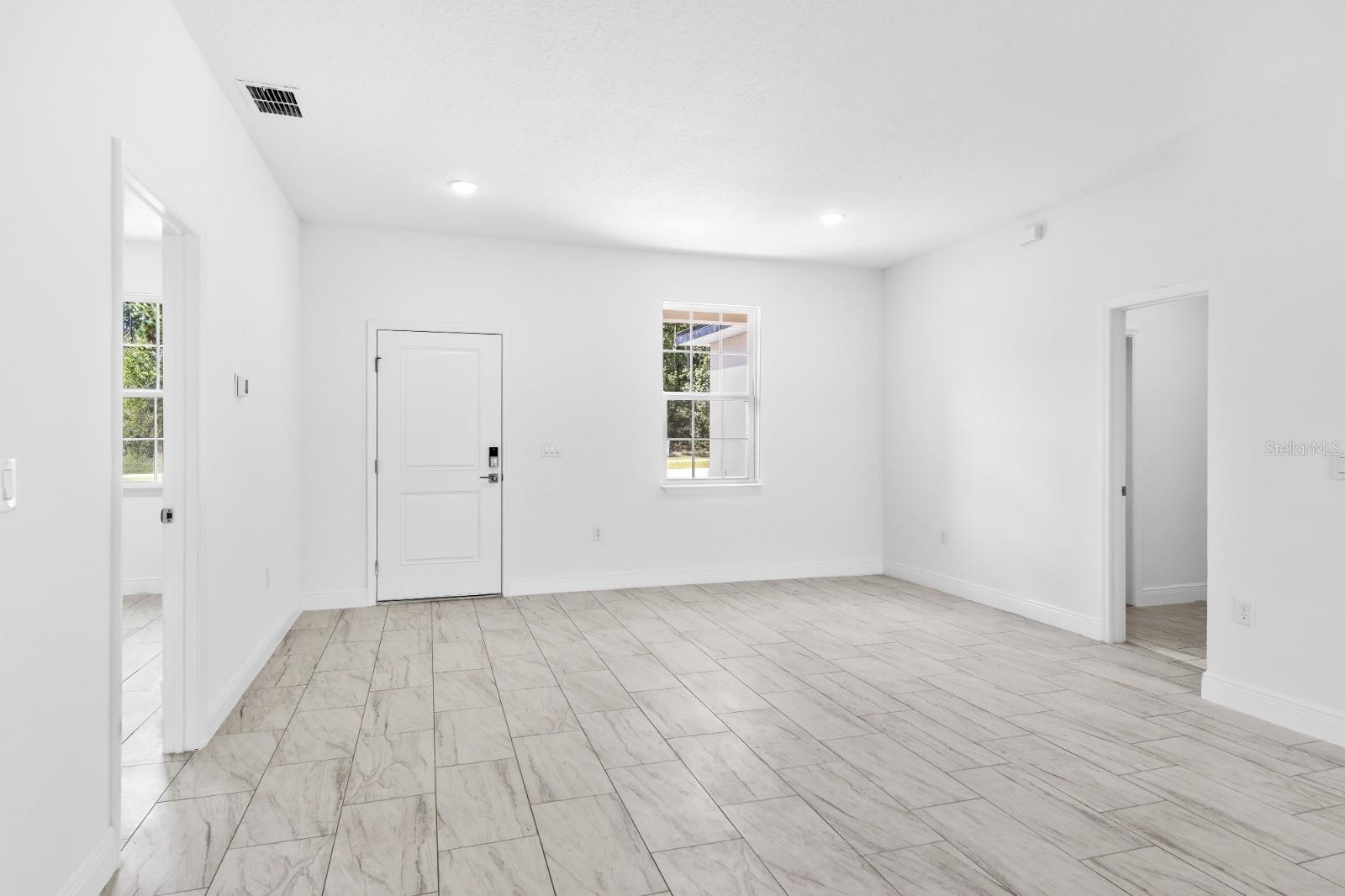 2744 W Redgate Dr Property Photo 12