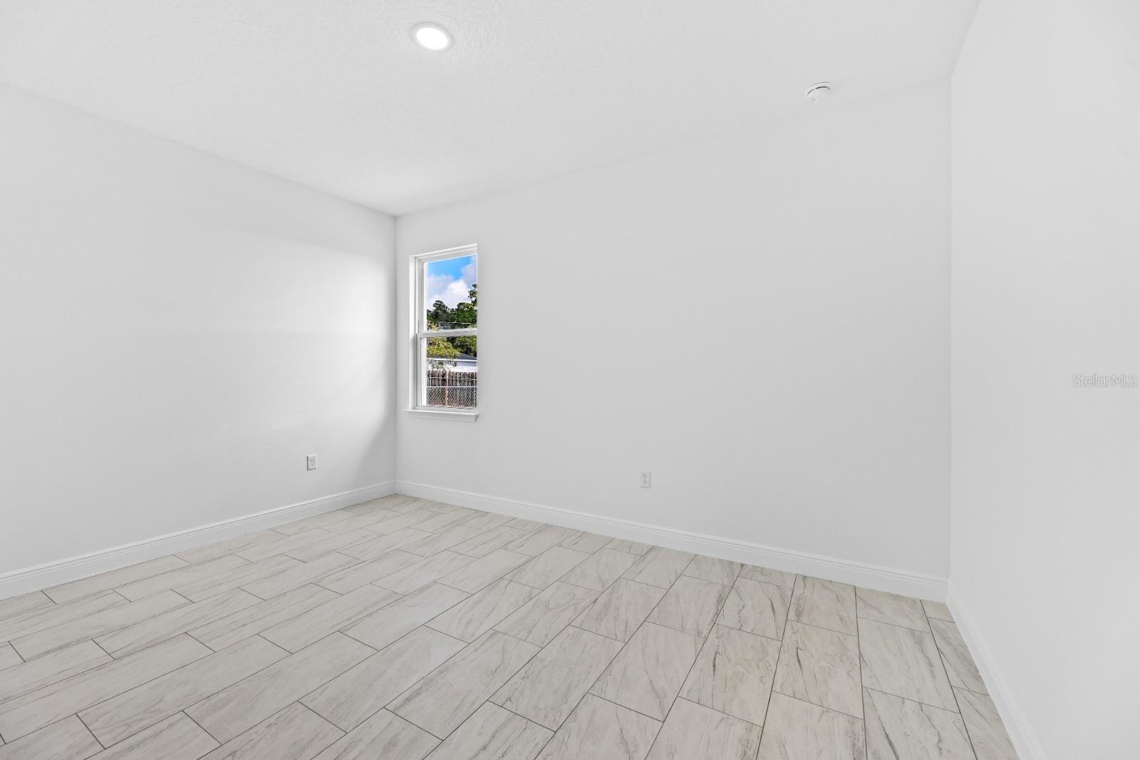2744 W Redgate Dr Property Photo 13