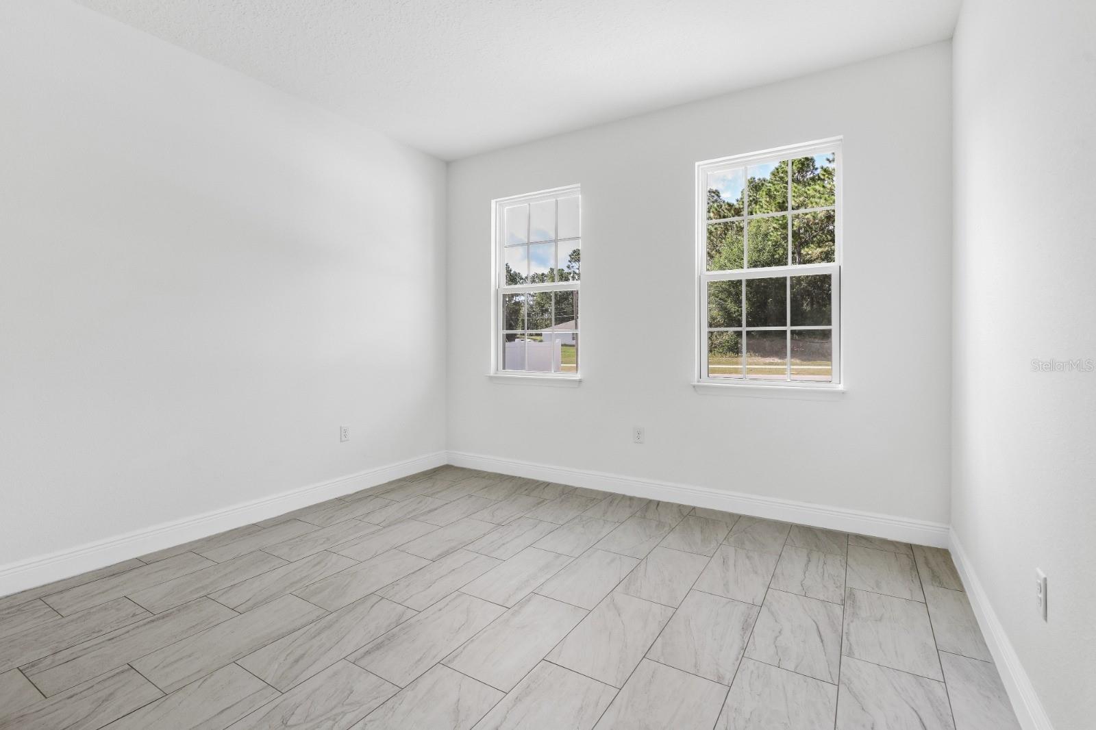 2744 W Redgate Dr Property Photo 16