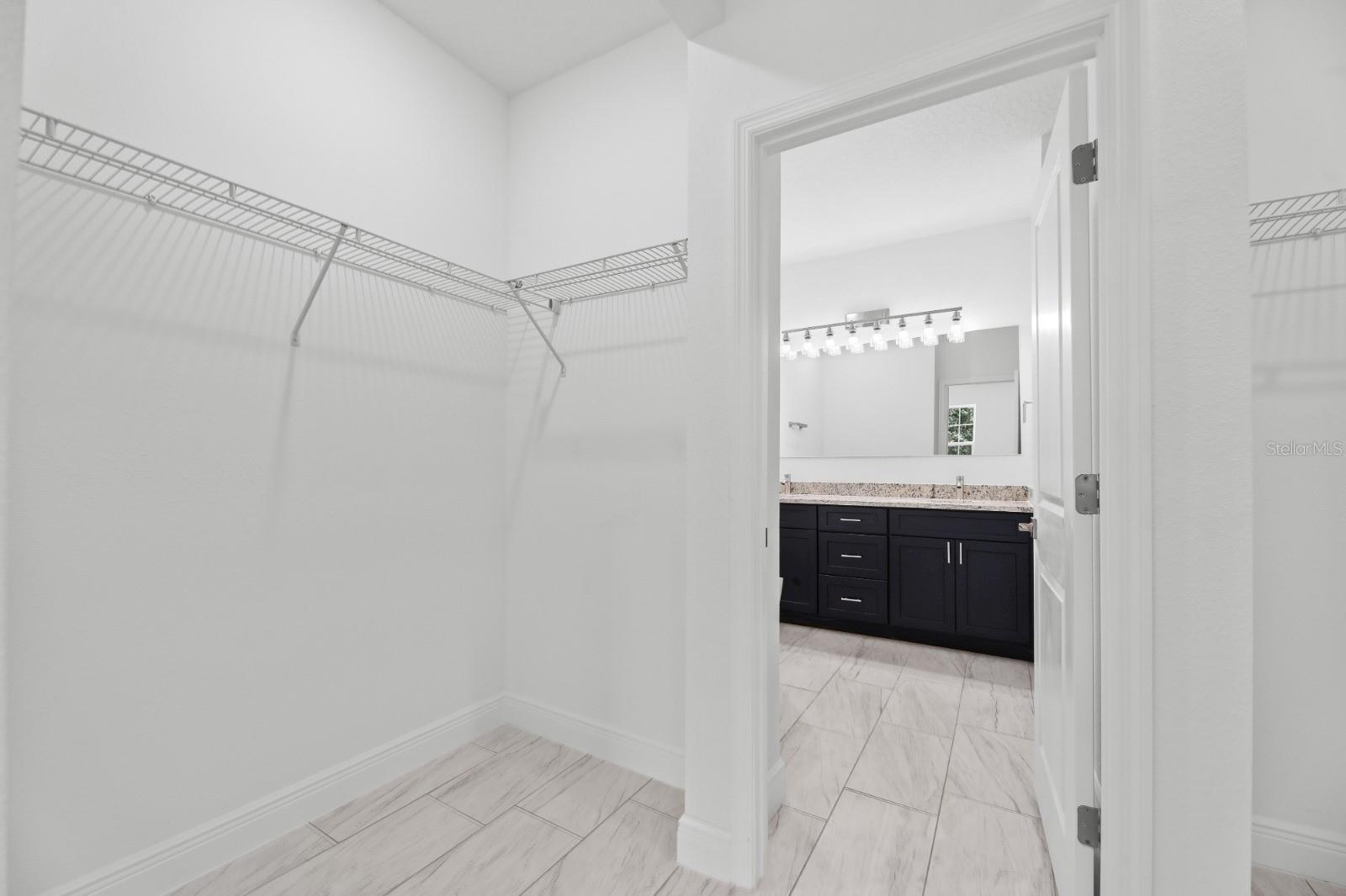 2744 W Redgate Dr Property Photo 17