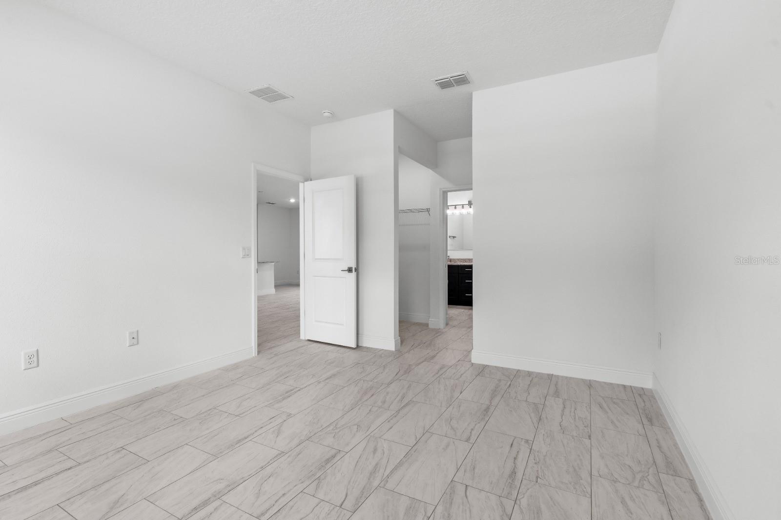 2744 W Redgate Dr Property Photo 24