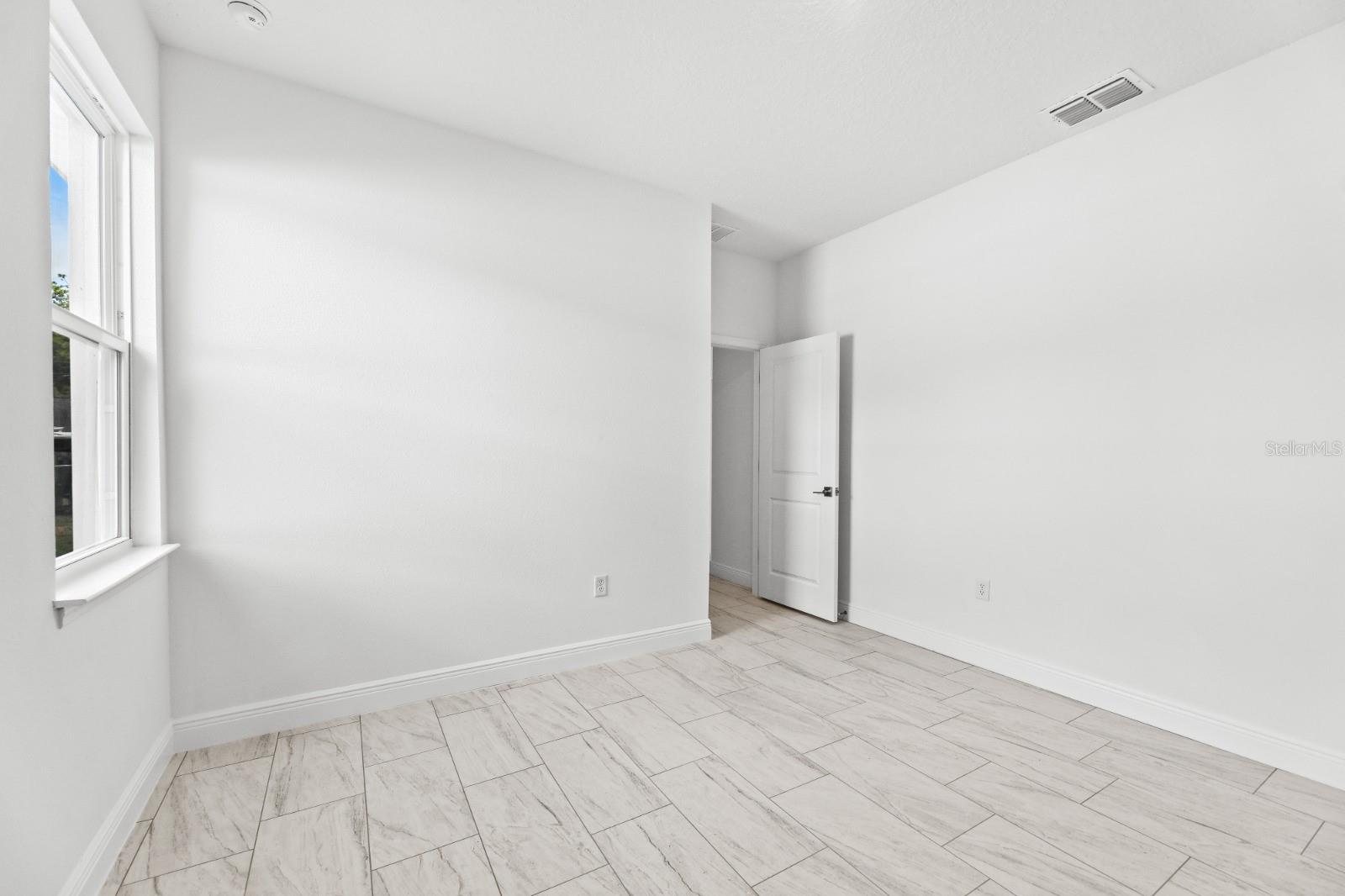 2744 W Redgate Dr Property Photo 29