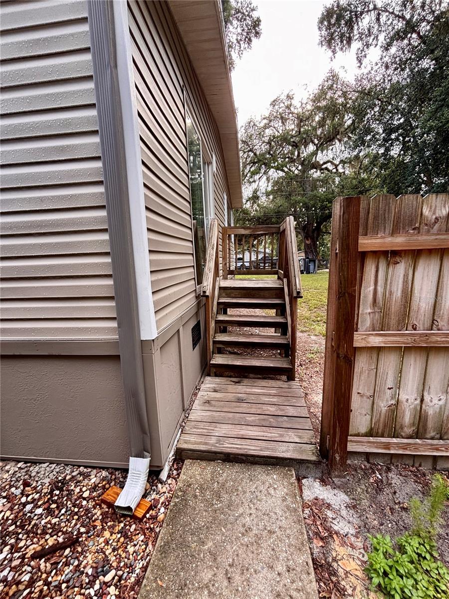 16581 Ne 42nd Ave Property Photo 52