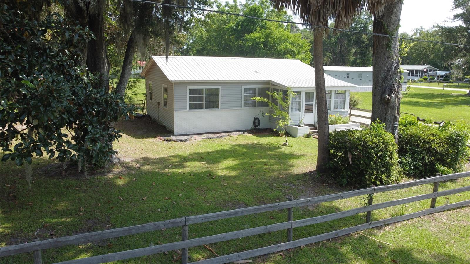 2995 Ne 97th Street Rd Property Photo 2