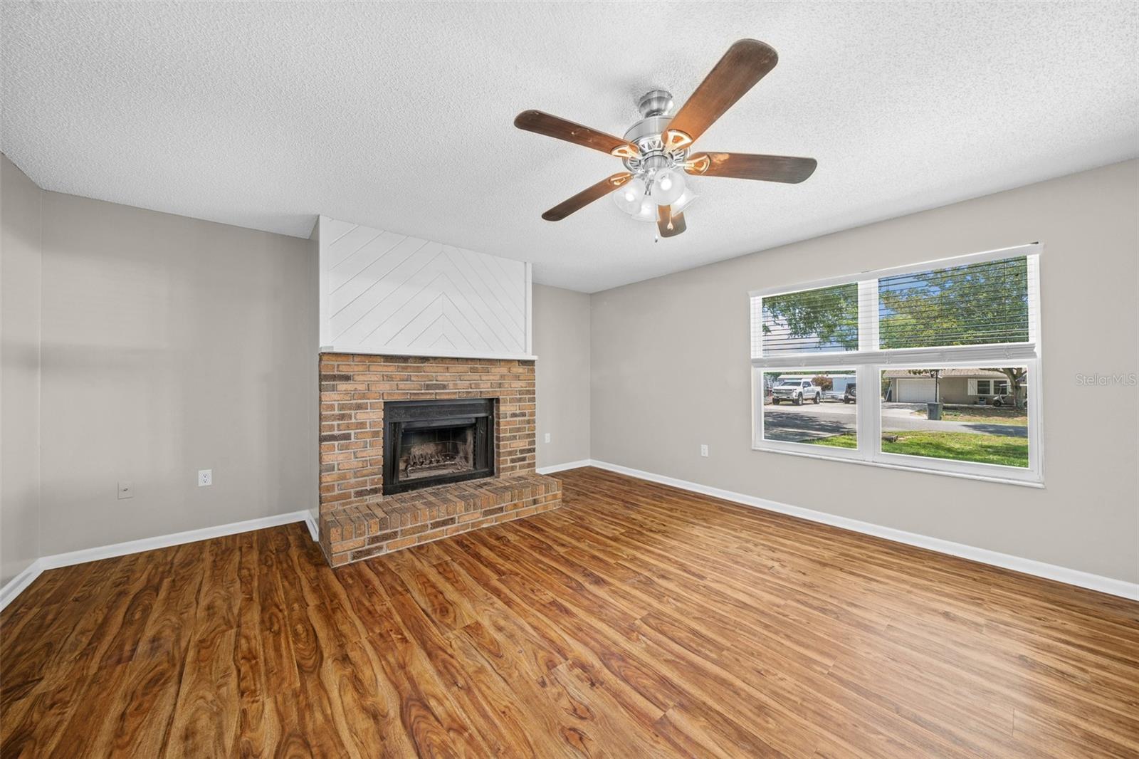 1820 Se 57th Ave Property Photo 3