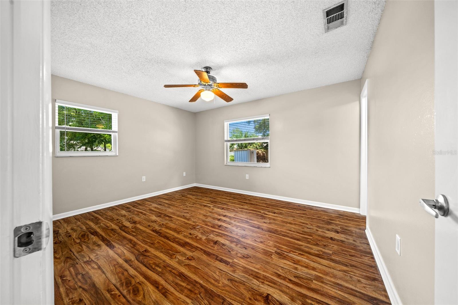 1820 Se 57th Ave Property Photo 14