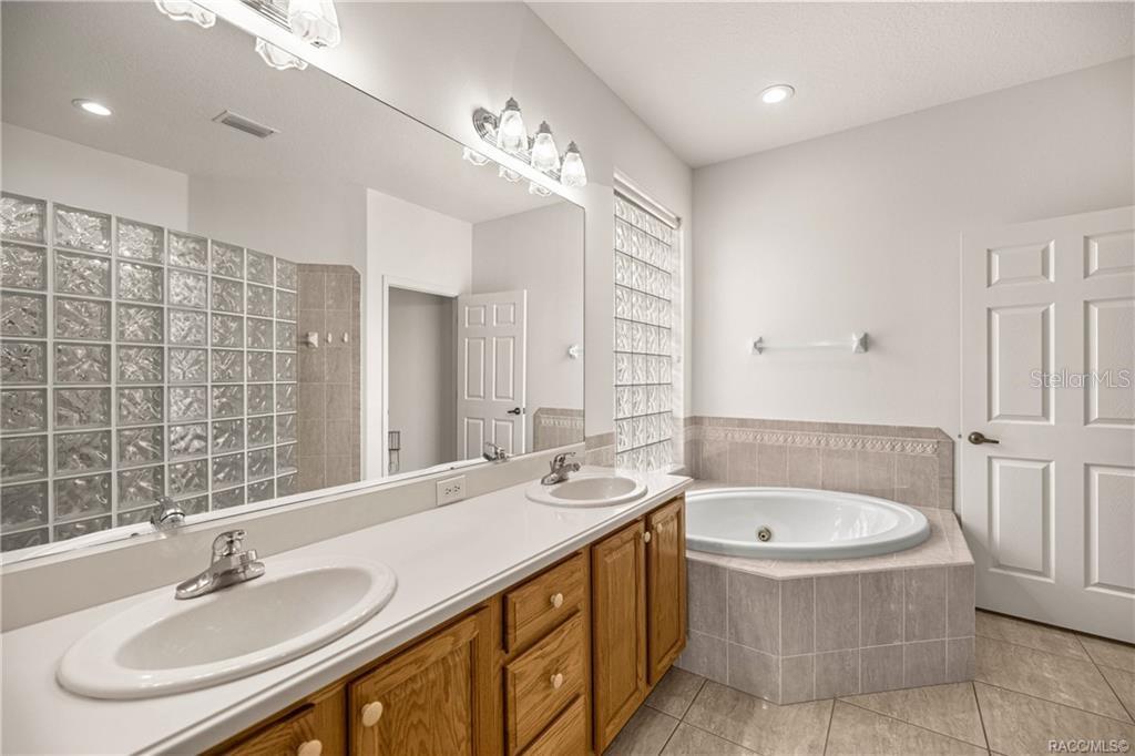 1328 W Diamond Shore Loop Property Photo 34