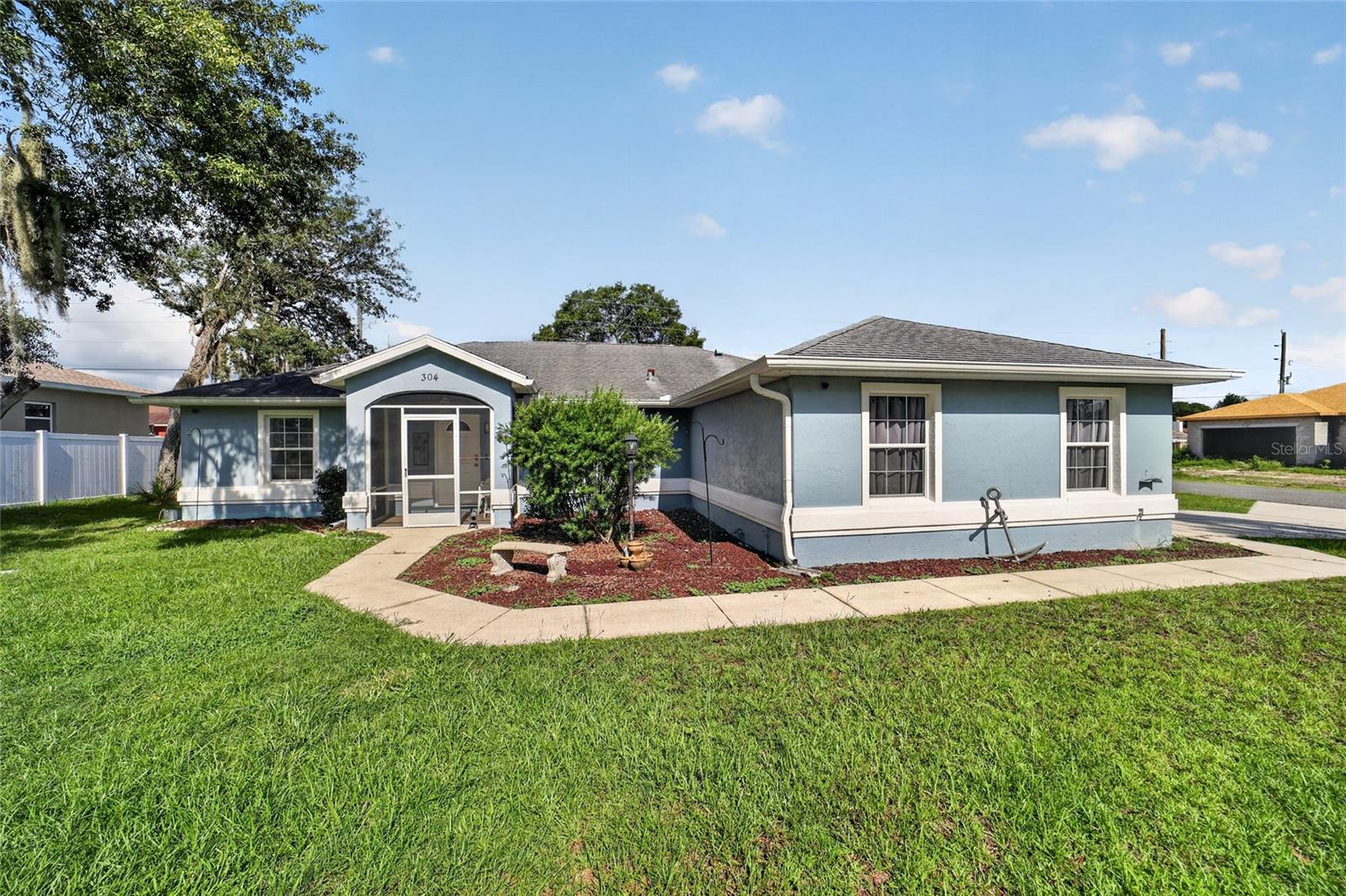 304 Marion Oaks Crse Property Photo 4