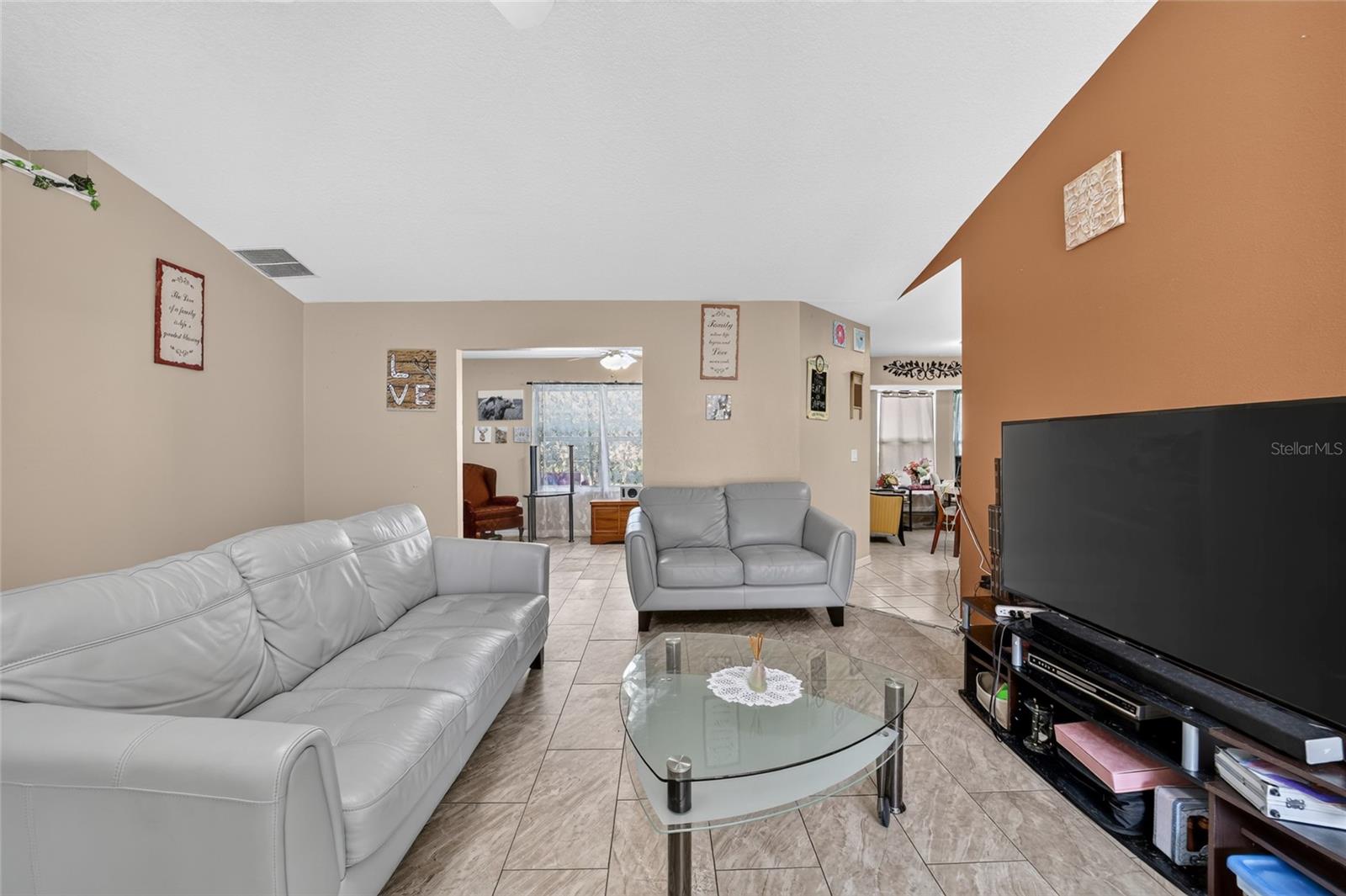 304 Marion Oaks Crse Property Photo 11