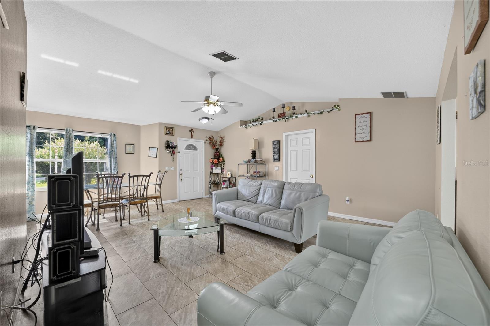 304 Marion Oaks Crse Property Photo 12