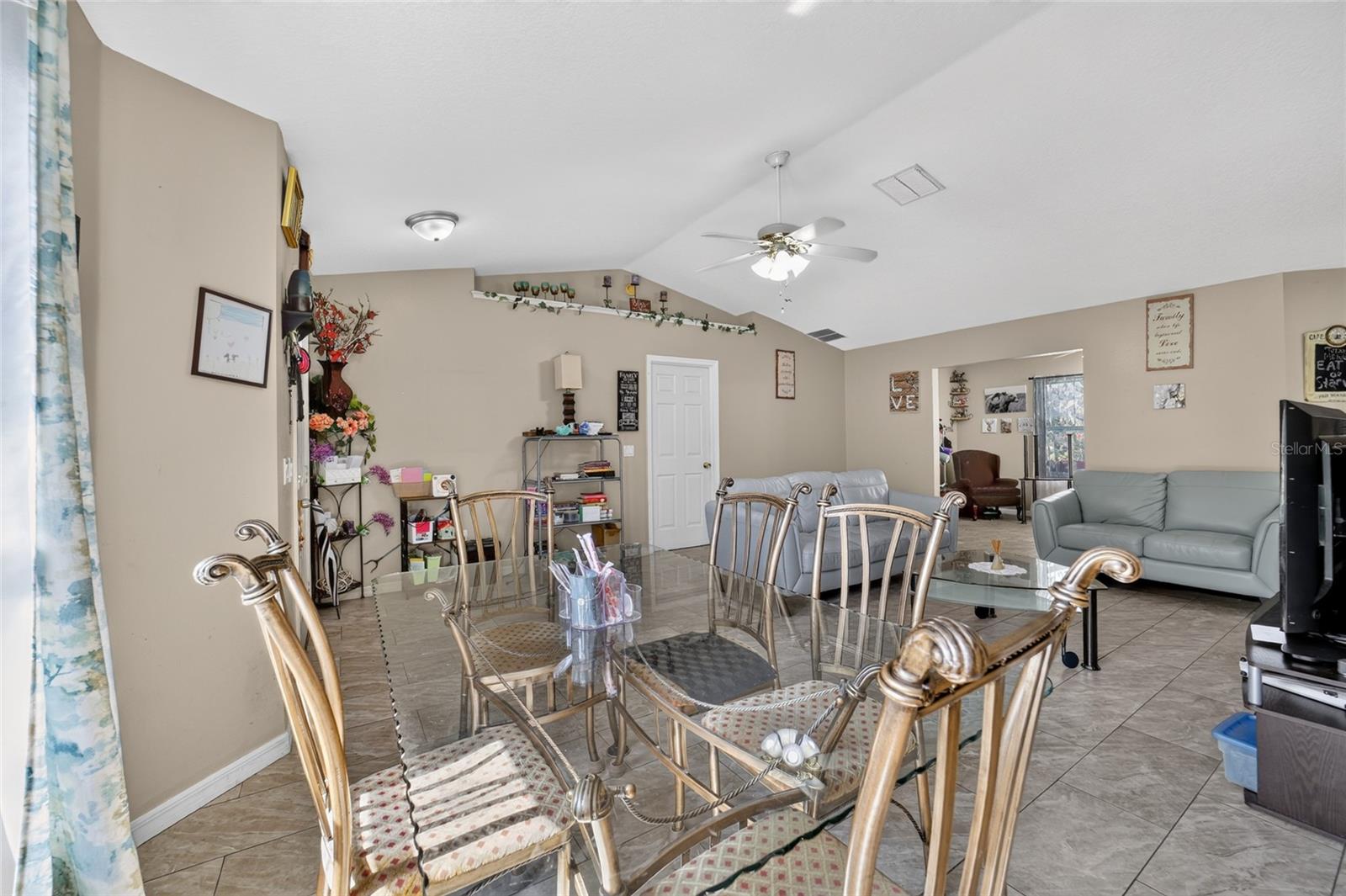 304 Marion Oaks Crse Property Photo 17