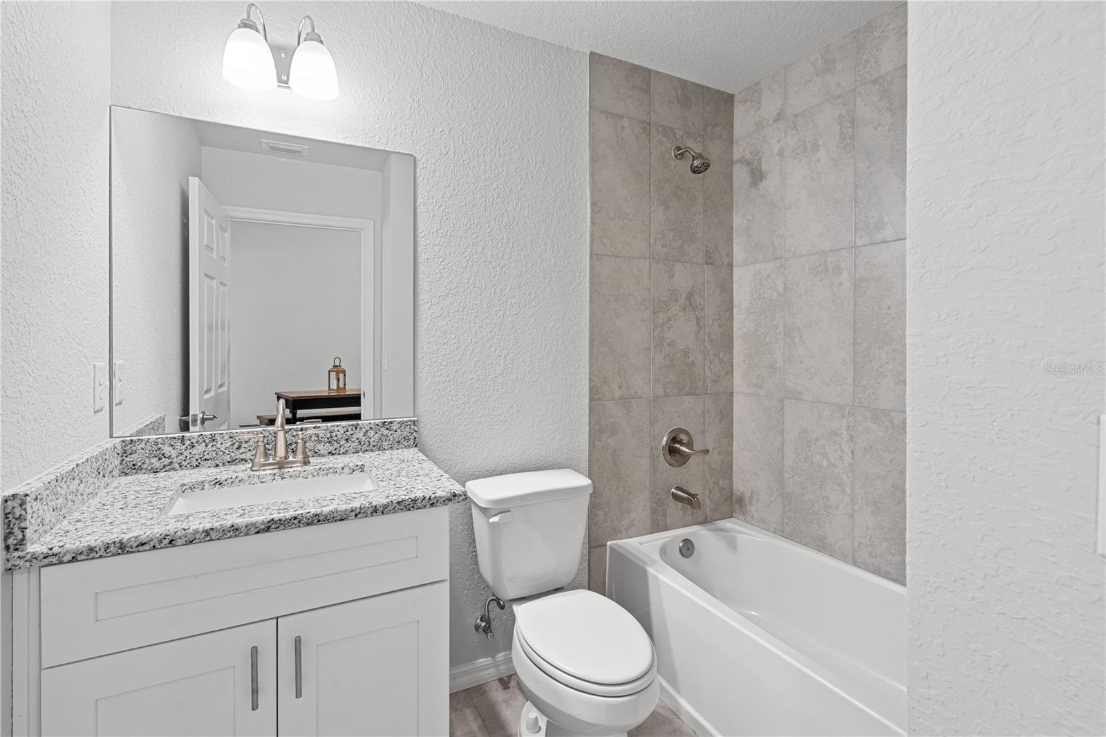 607 Se 4th Dr #a & B Property Photo 12