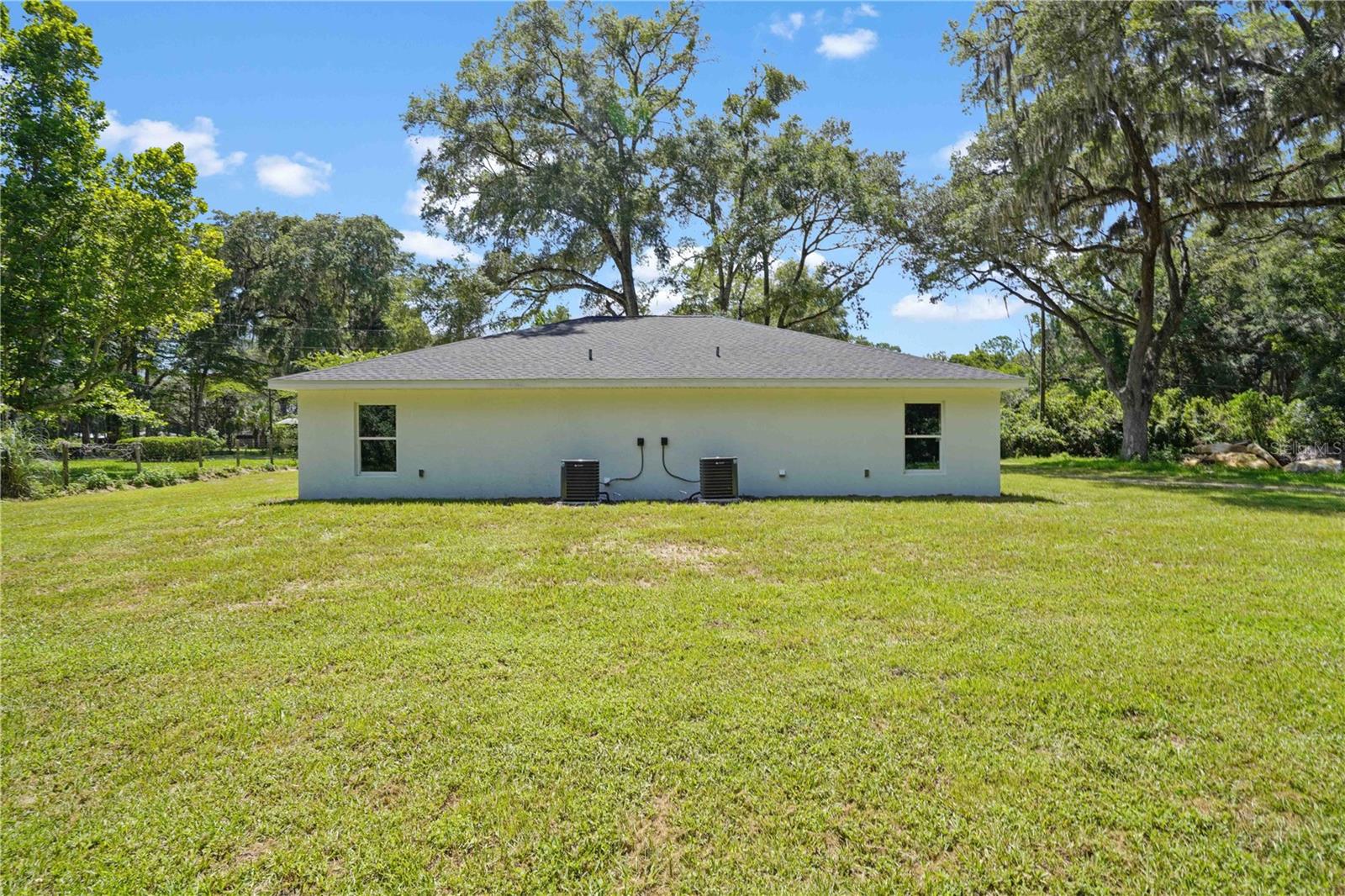 607 Se 4th Dr #a & B Property Photo 17