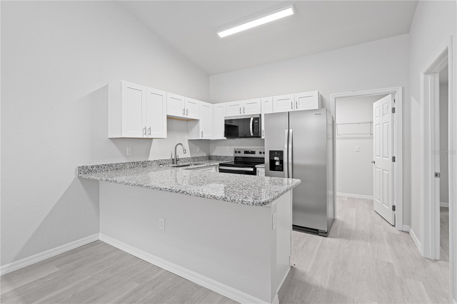 607 Se 4th Dr #b Property Photo 8