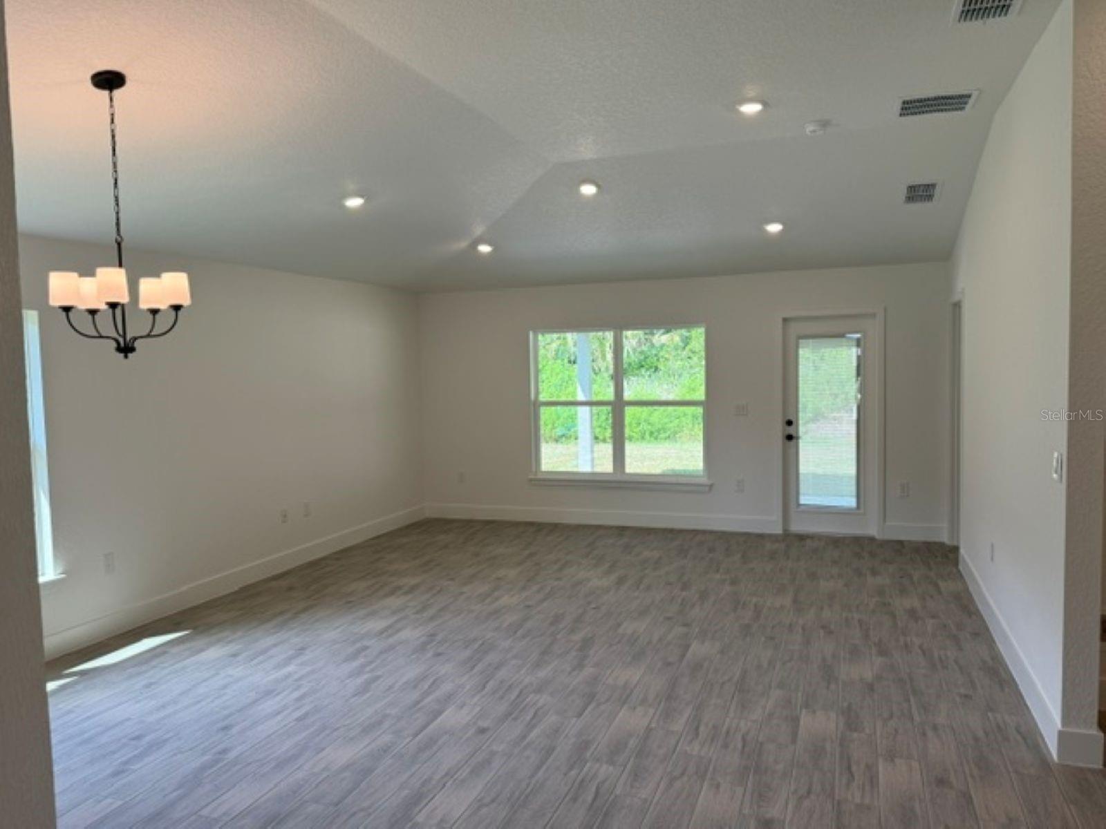 2206 Nw 23rd Loop Property Photo 5