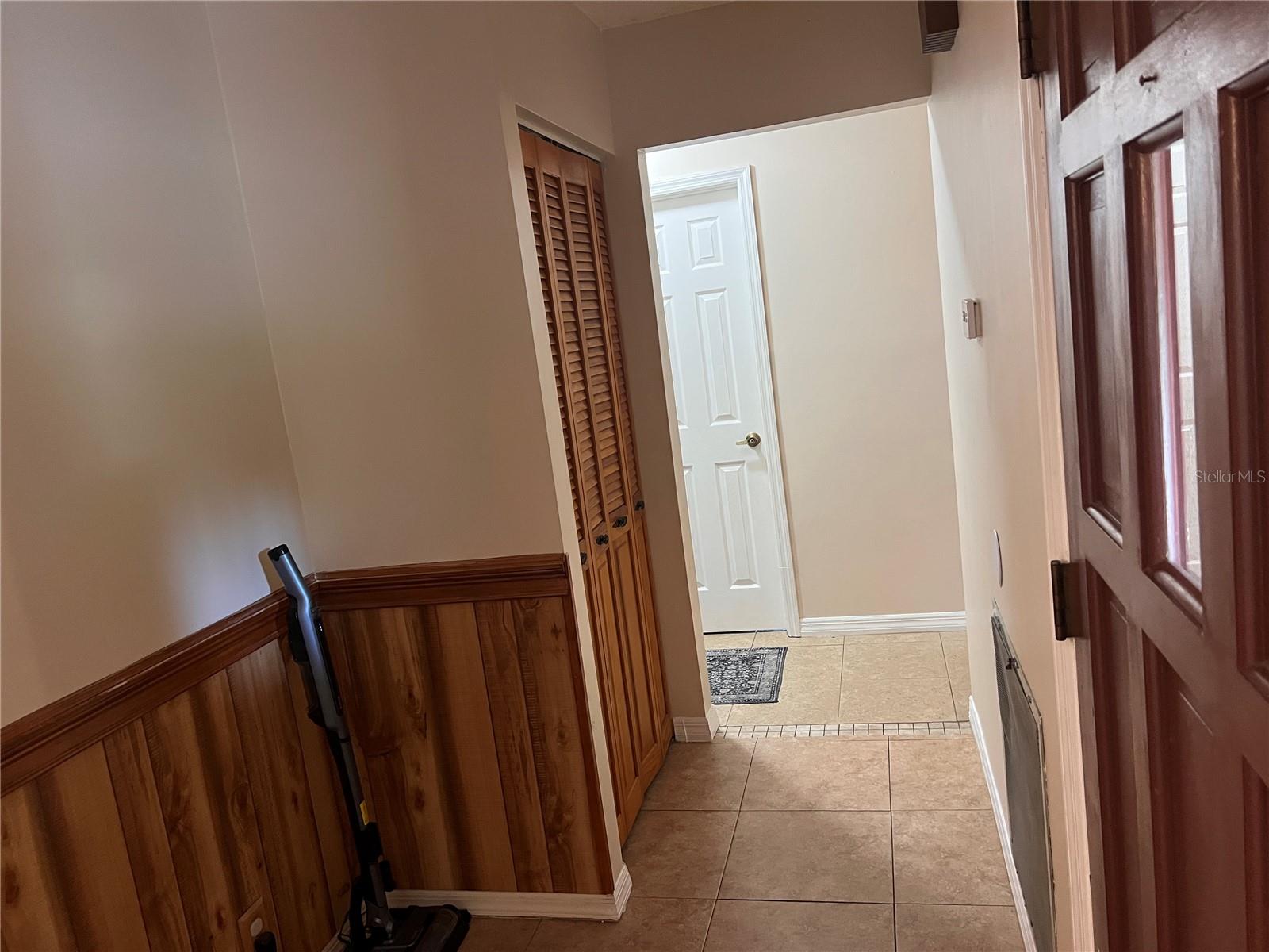 2919 Nicholas Rd Property Photo 5