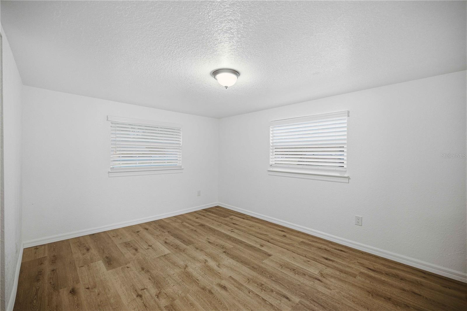 5420 Ne 25th Ave Property Photo 17