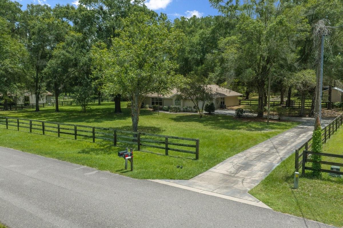 4 Hialeah Dr Property Photo 1