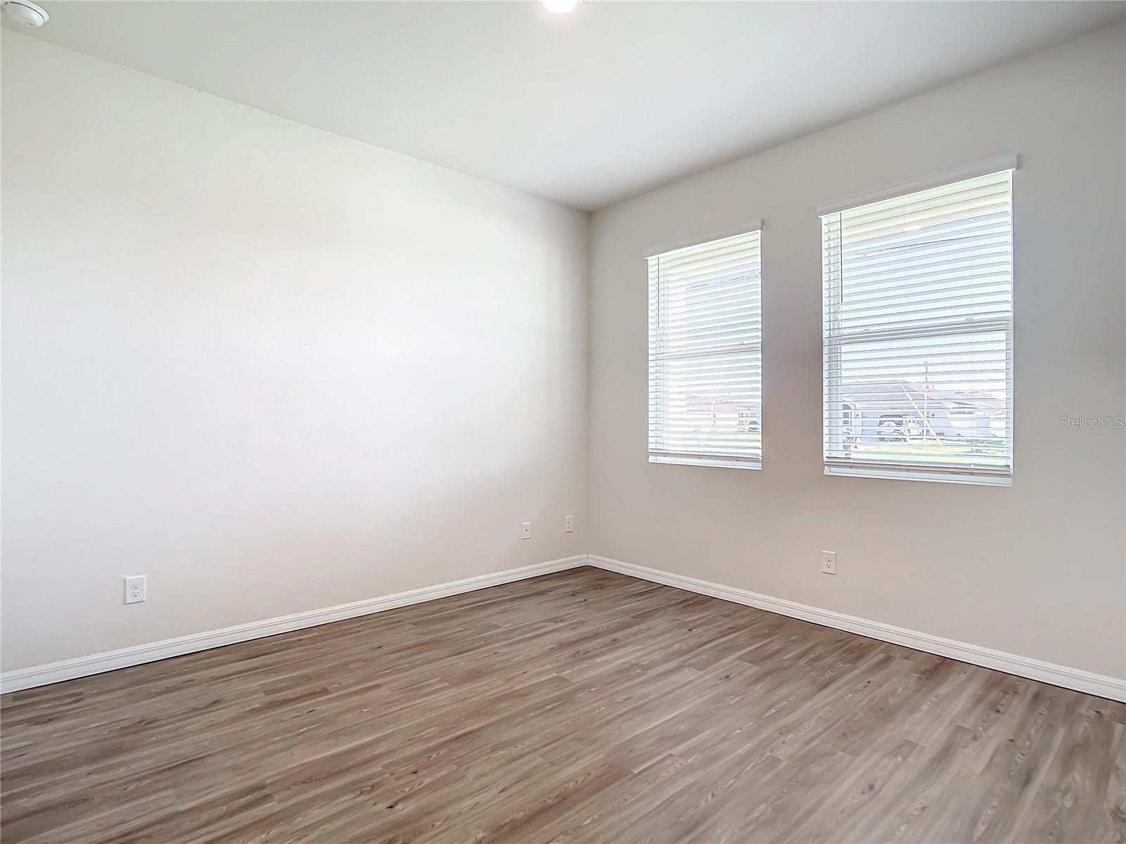 4744 S Rainbow Dr Property Photo 21