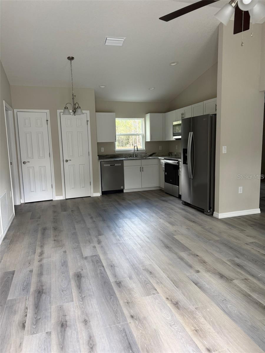 9541 N Travis Dr #a Property Photo 4