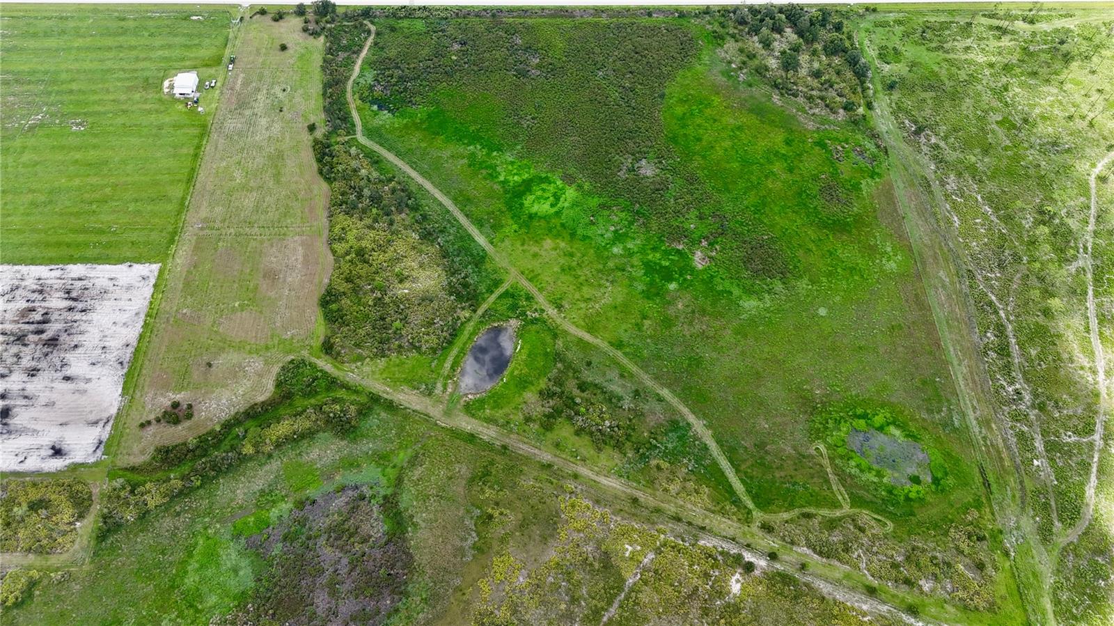 County Line Rd E Property Photo 10