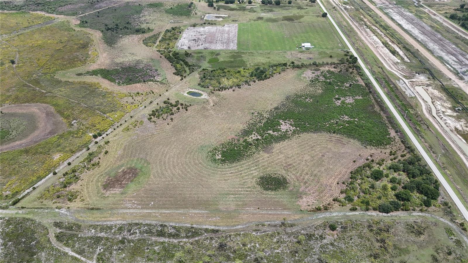 County Line Rd E Property Photo 26