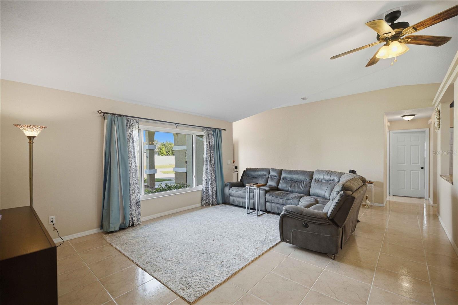 2891 Sw 140th Loop Property Photo 7
