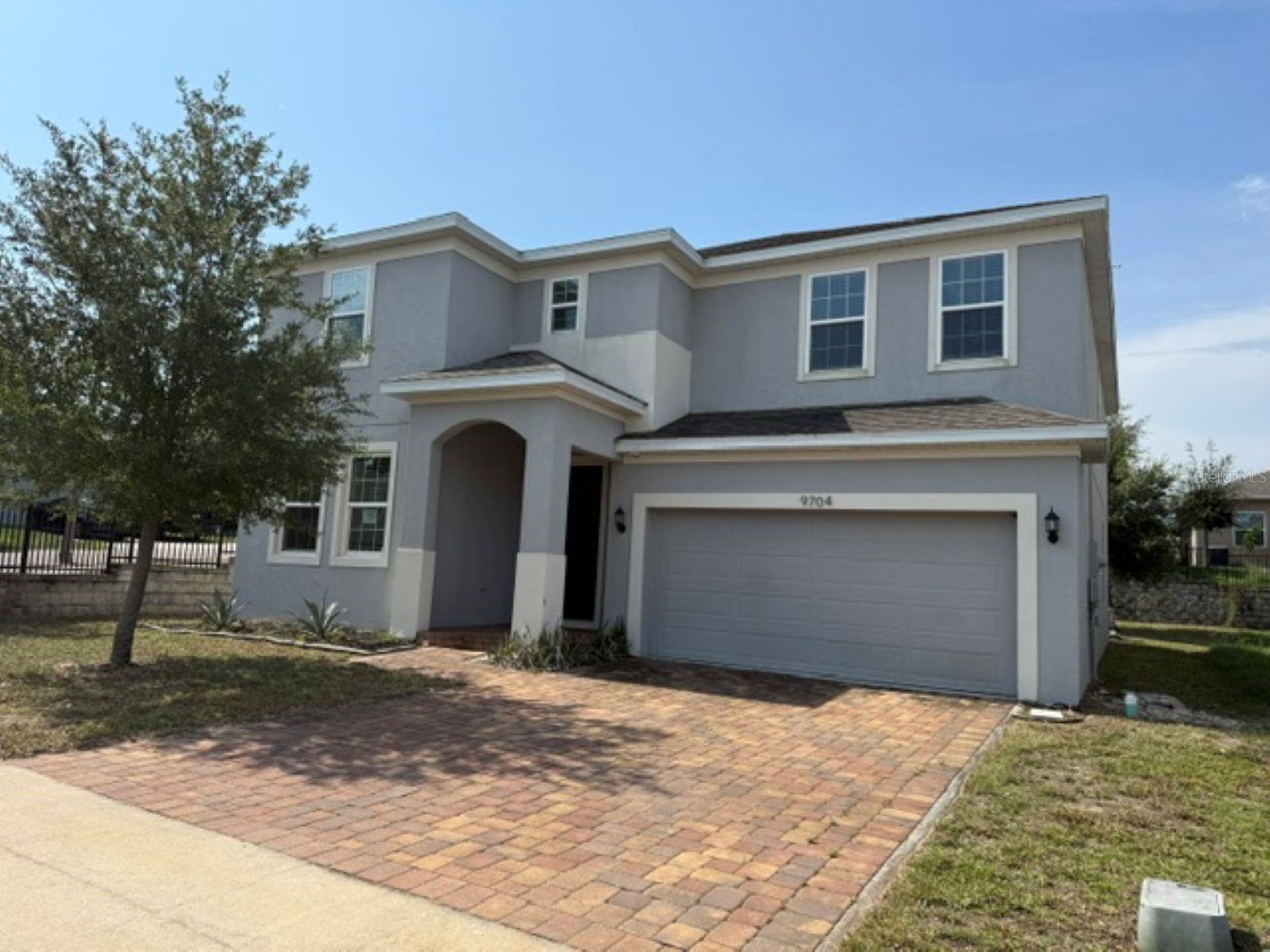 9704 Early Loop Property Photo 1