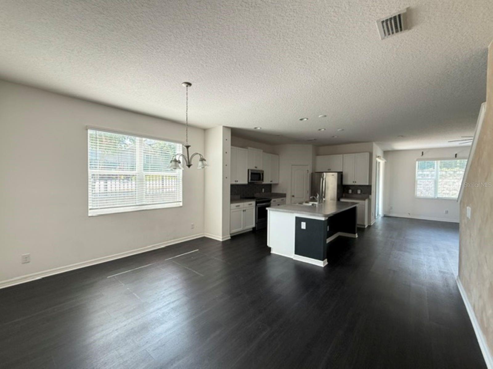 9704 Early Loop Property Photo 2