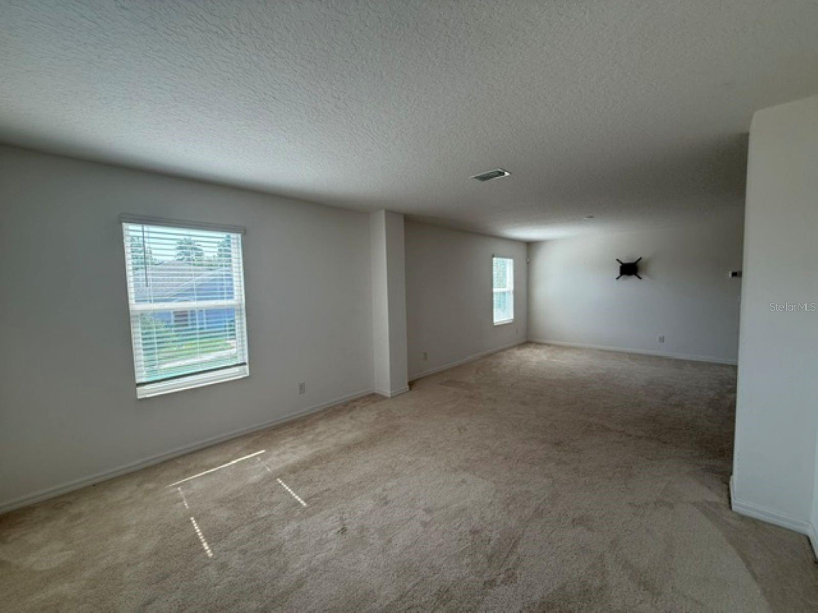 9704 Early Loop Property Photo 7