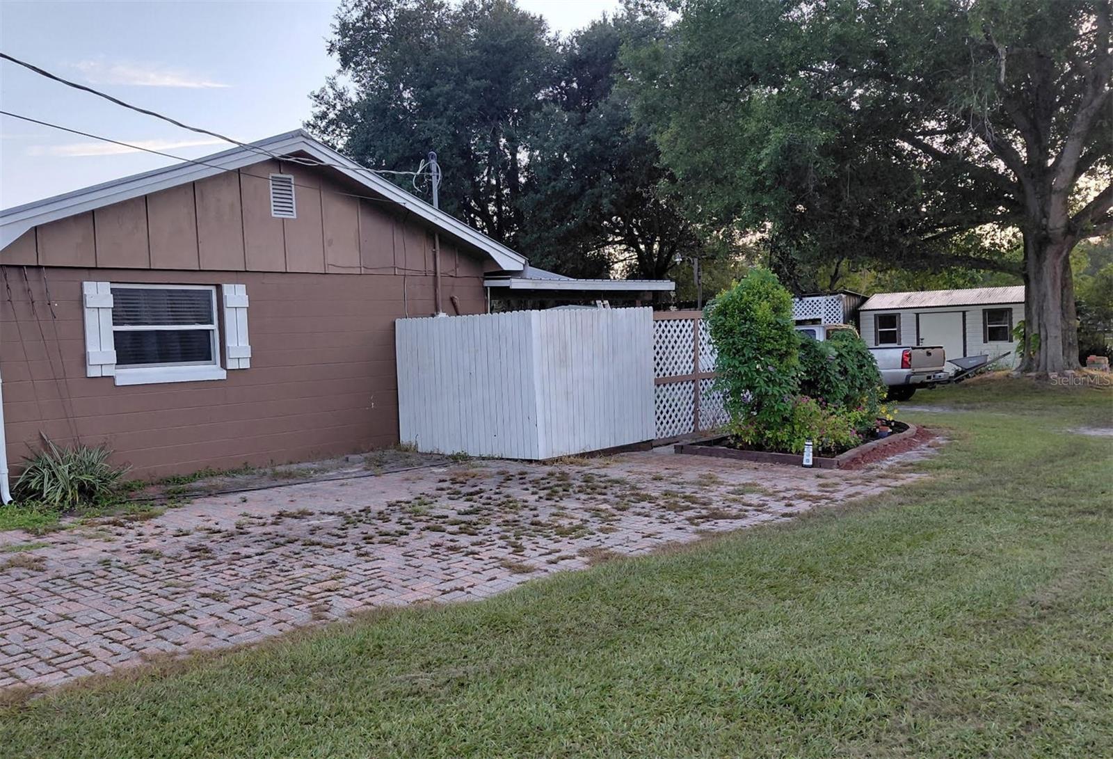 2260 Sw Lois Ave Property Photo 9