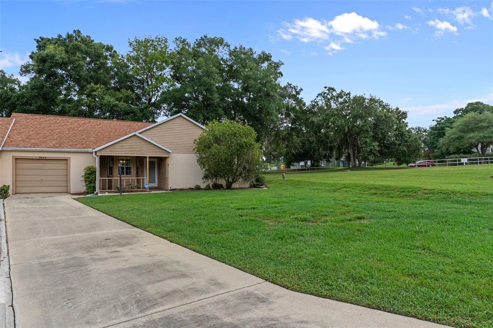 3644 N Laurelwood Loop Property Photo 4