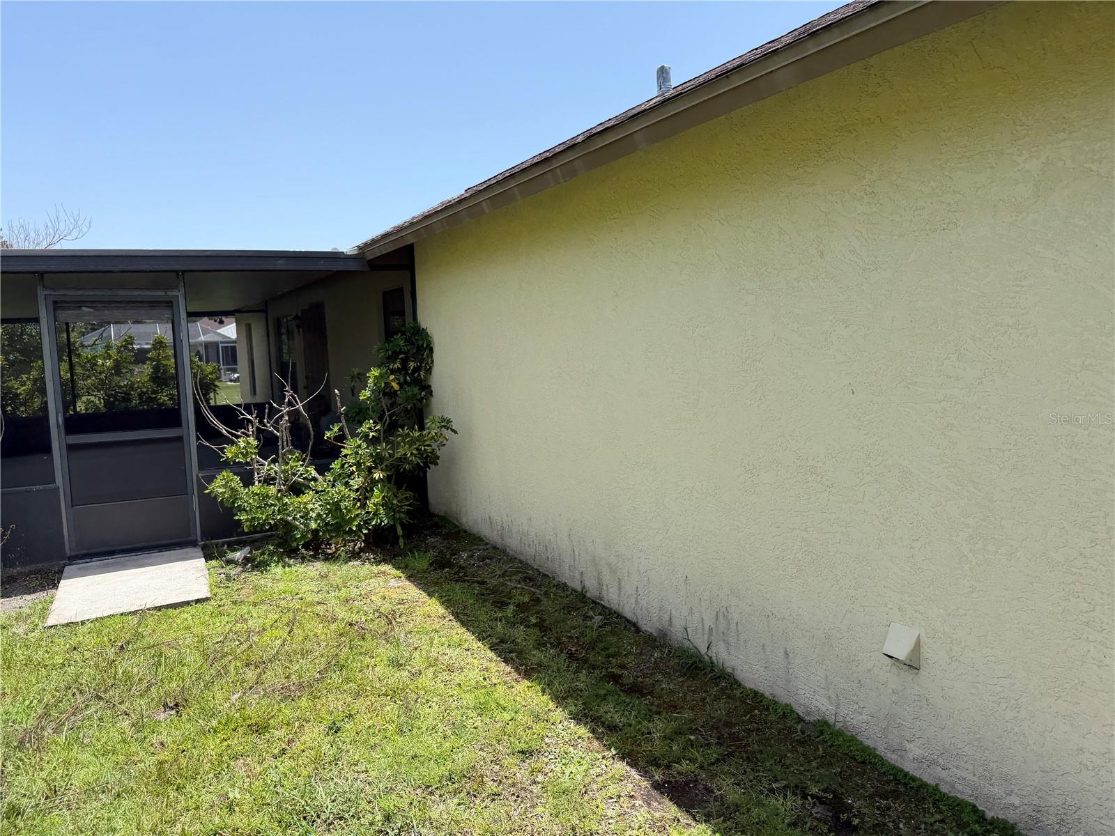 8451 Sw 14th Ln Property Photo 3