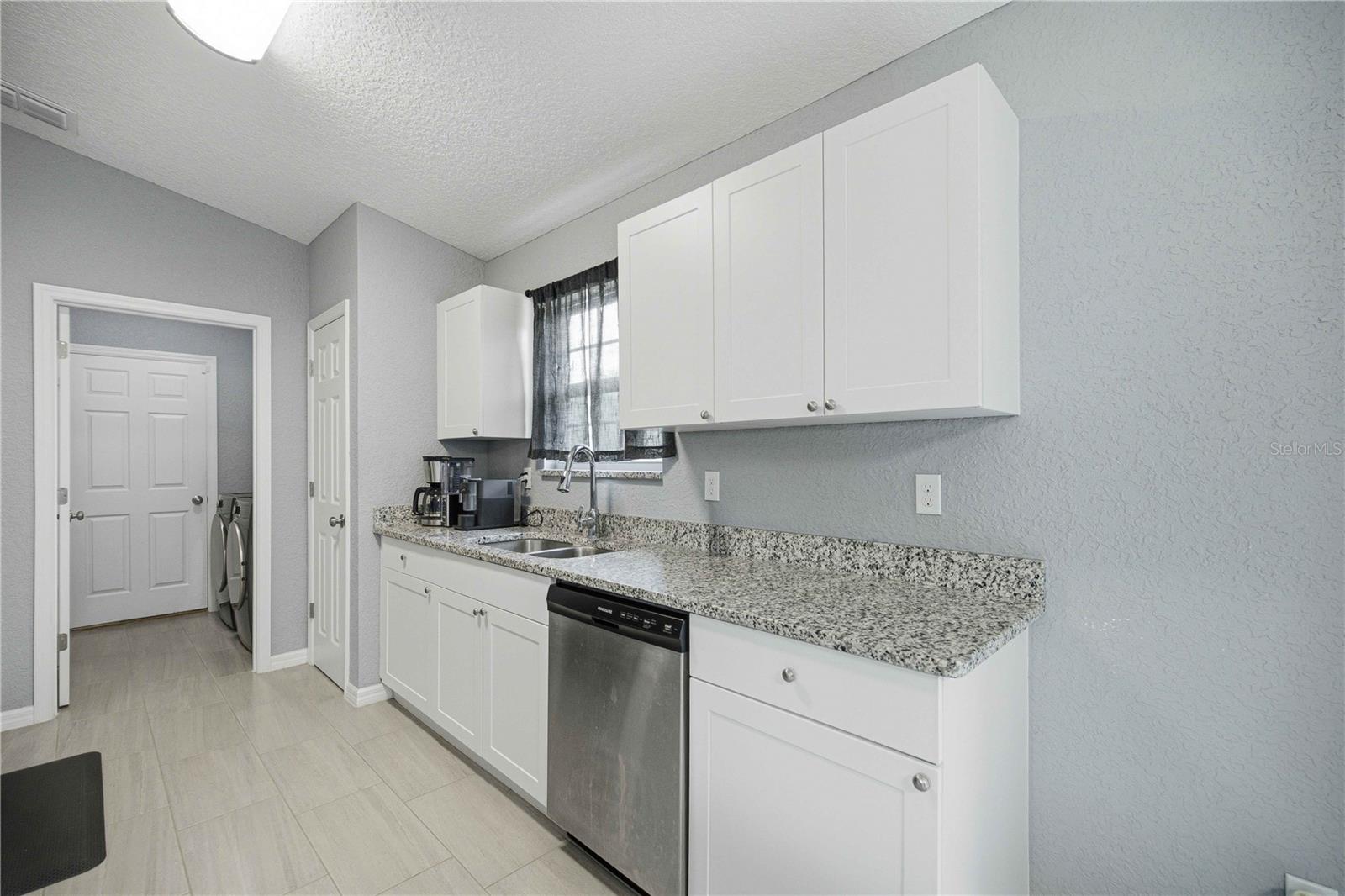 17725 Sw 31st Ave Property Photo 6