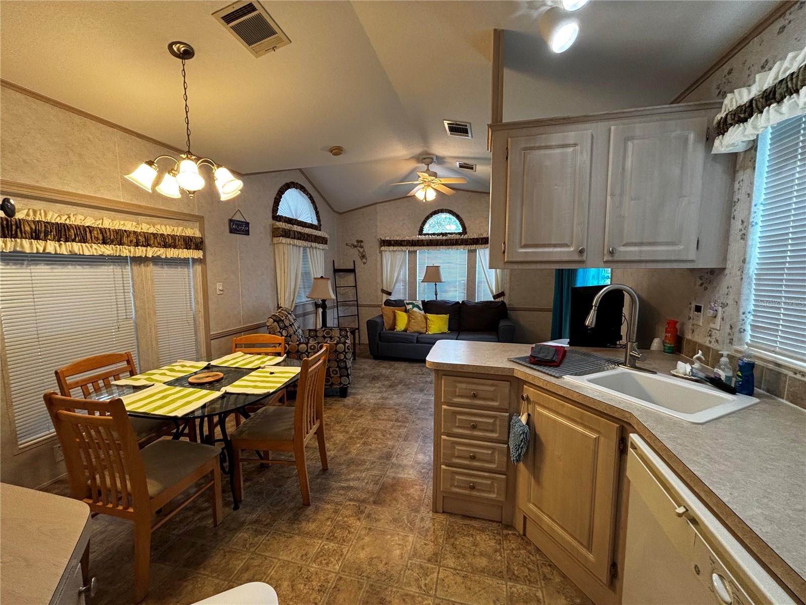25296 141st St Ne #380 Property Photo 8