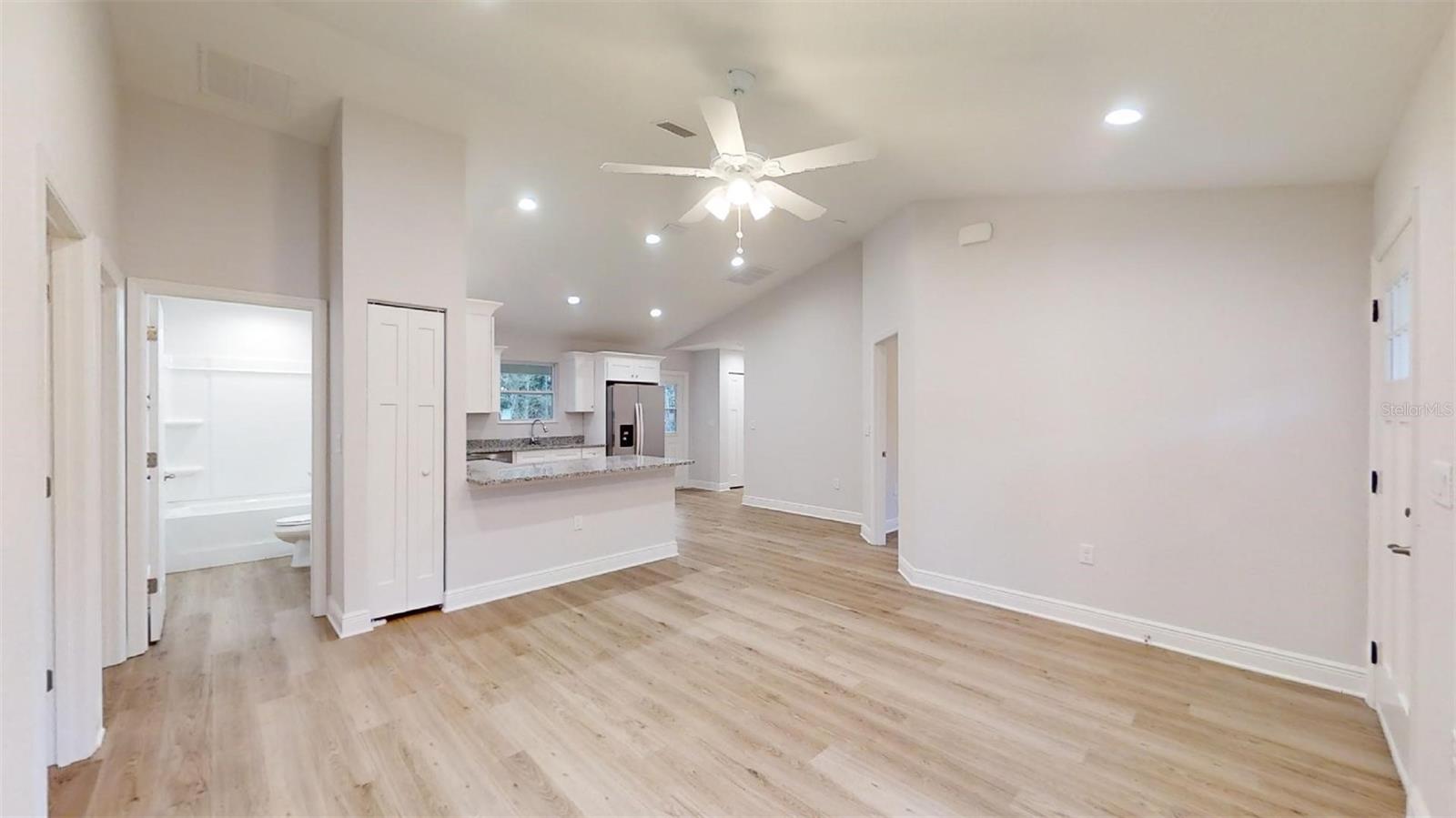 24304 Nw Tamarind Ln Property Photo 3