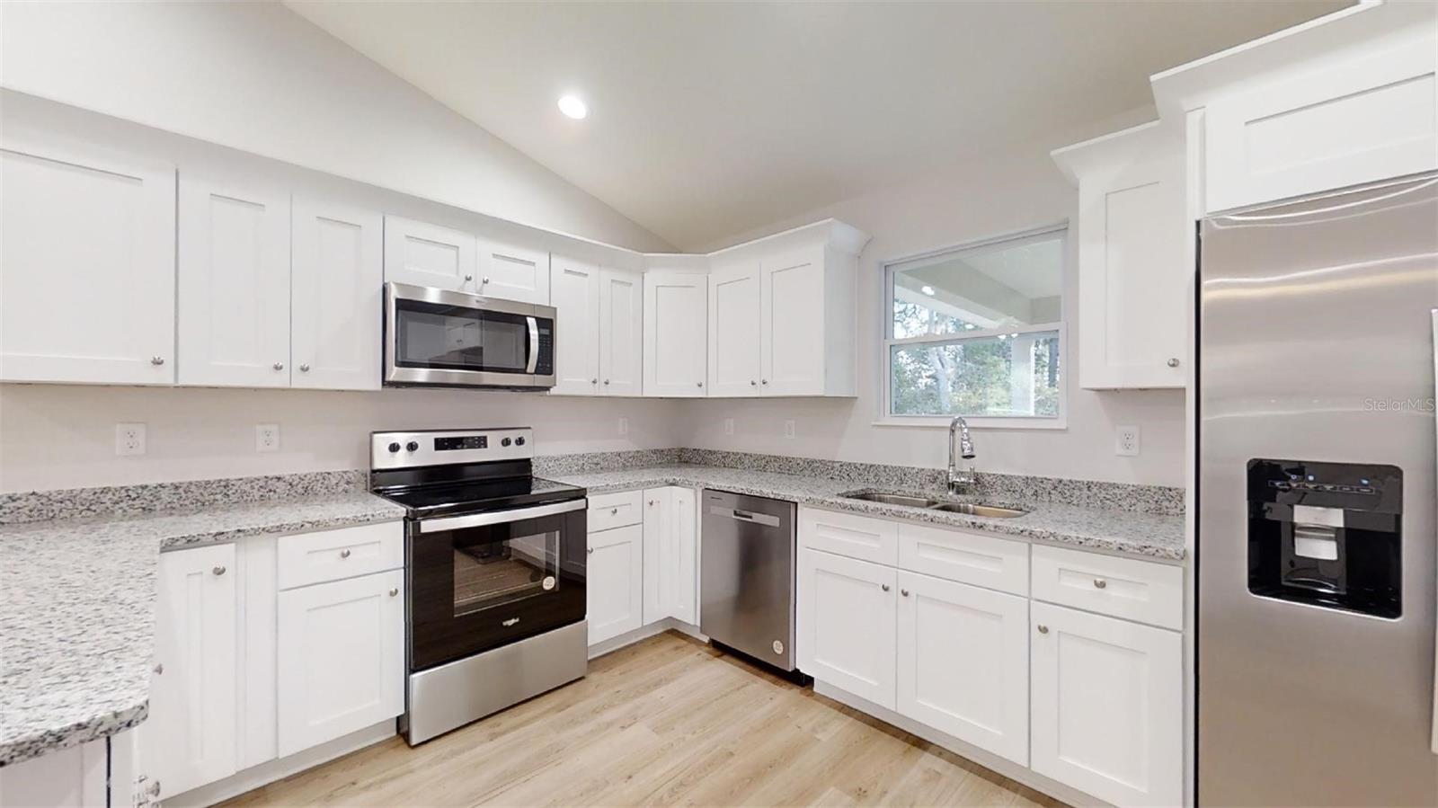 24304 Nw Tamarind Ln Property Photo 15