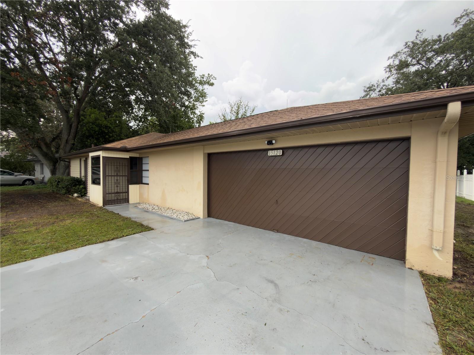 15120 Sw 35th Cir Property Photo 3