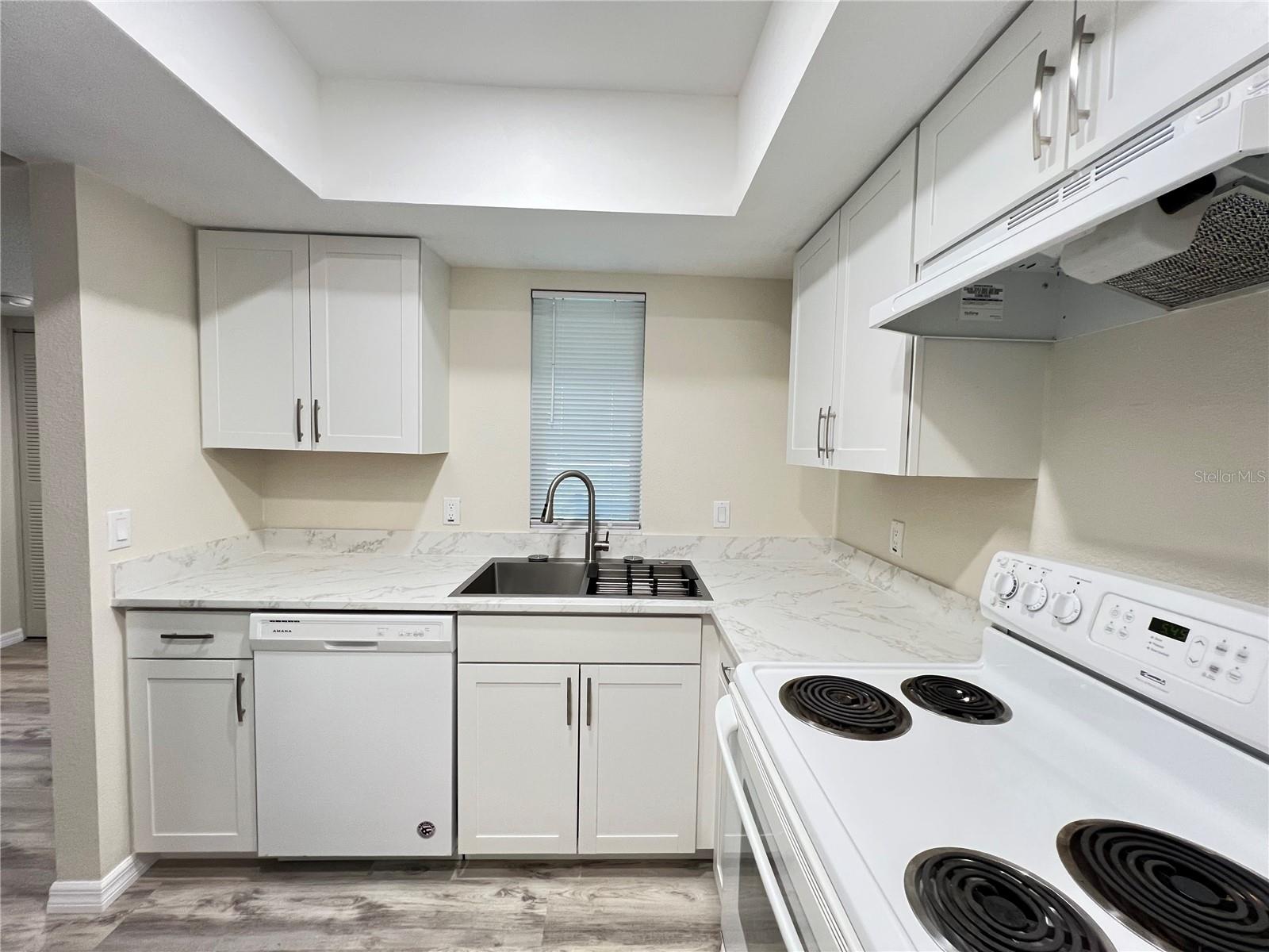 572 Fairways Ln #n204 Property Photo 11