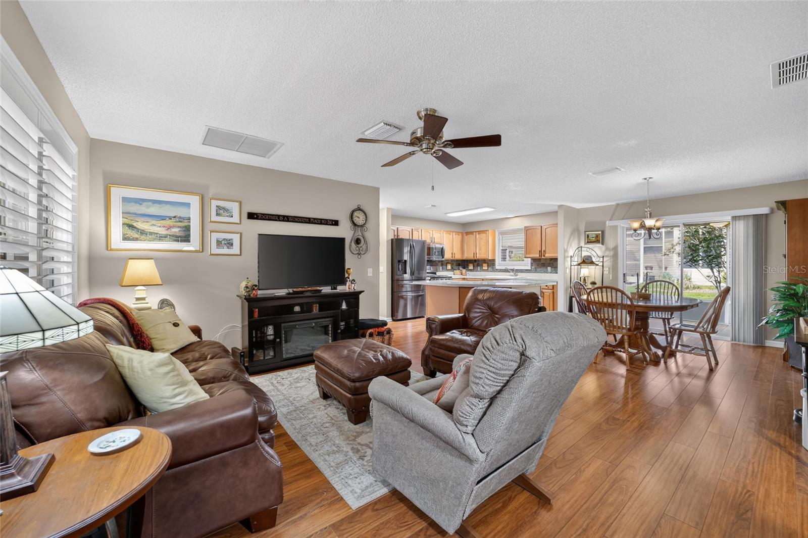 2240 Lowry Rd Property Photo 4