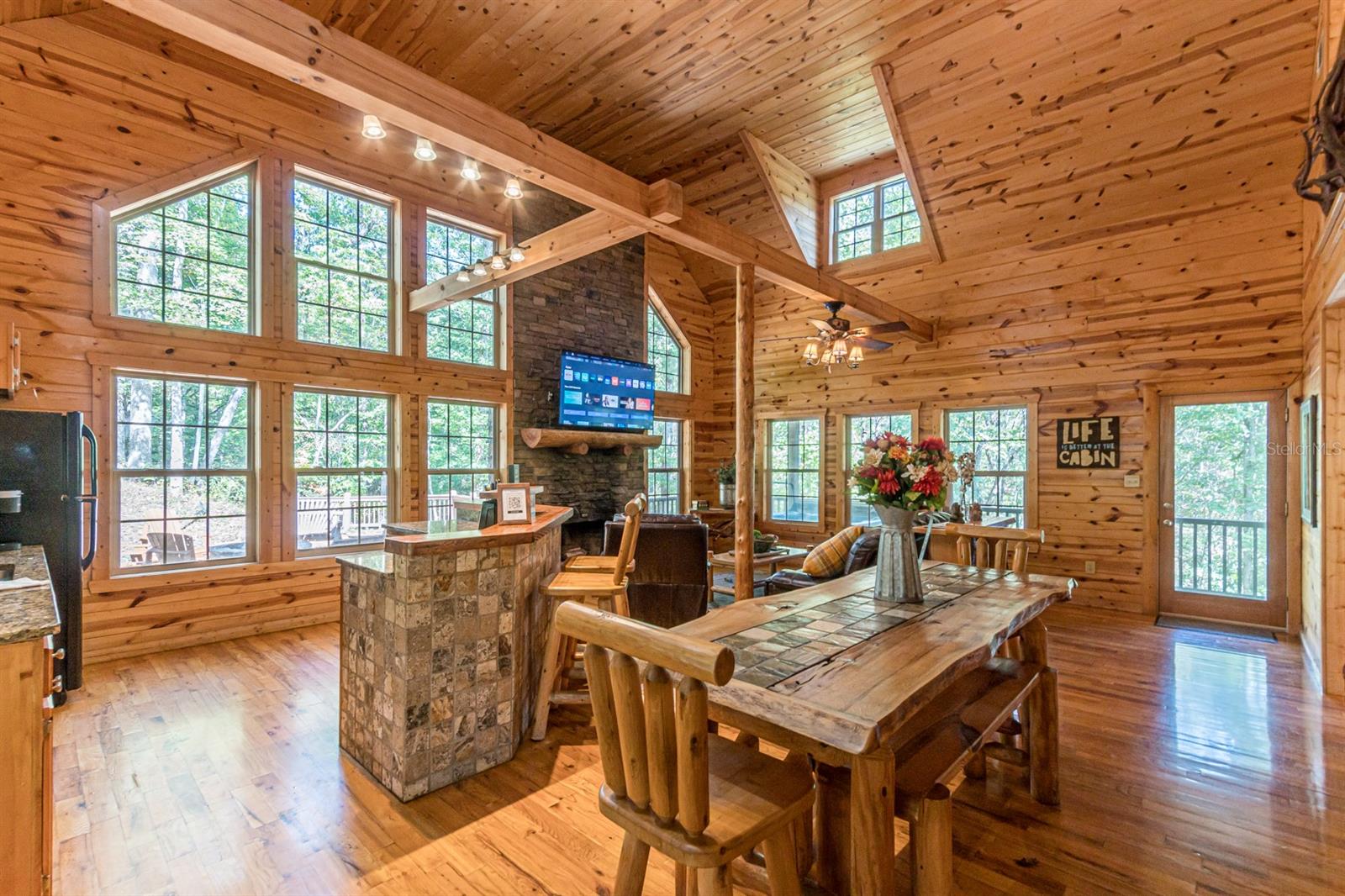 163 Sequoia Trce Property Photo 5