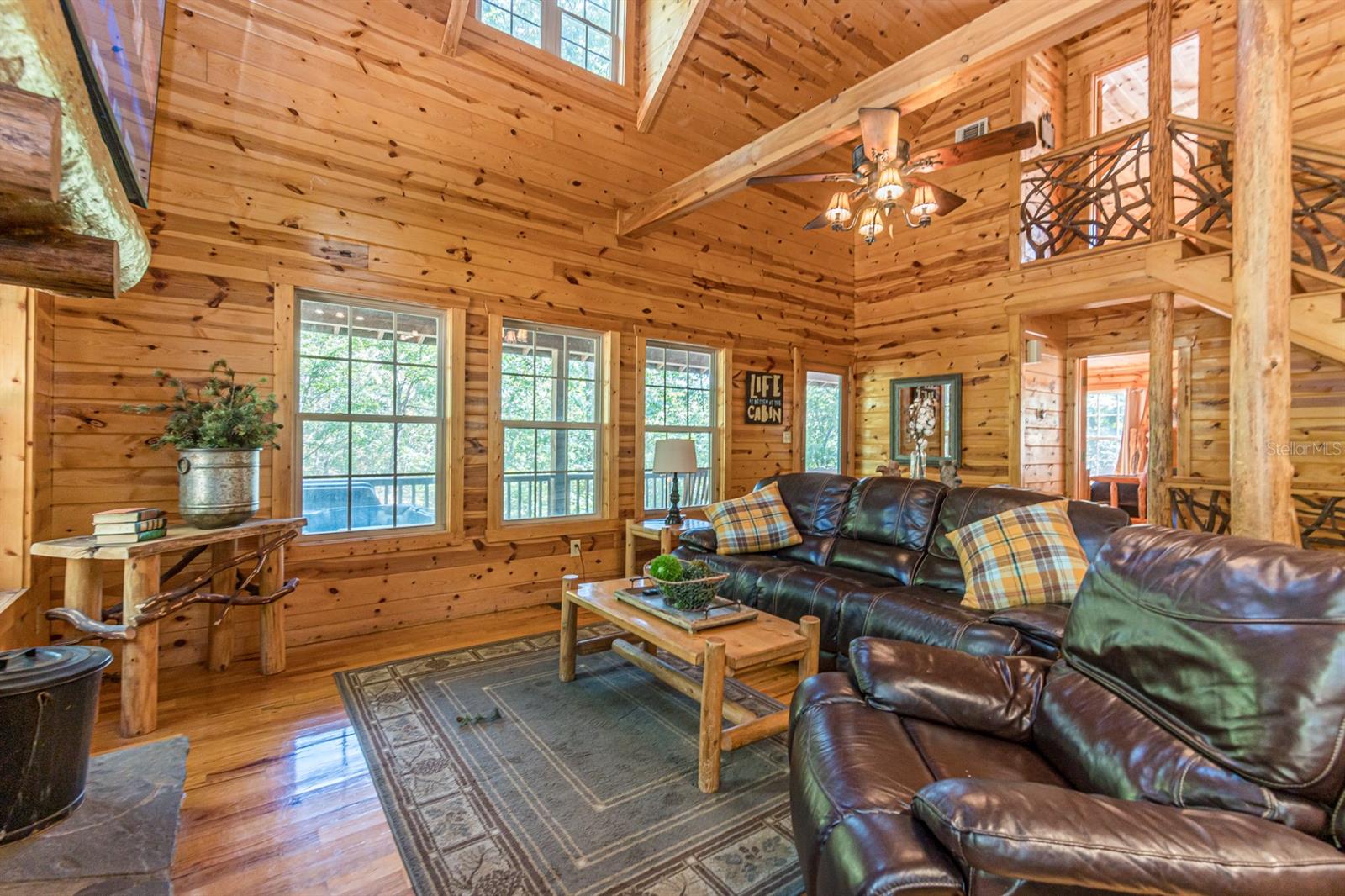 163 Sequoia Trce Property Photo 6