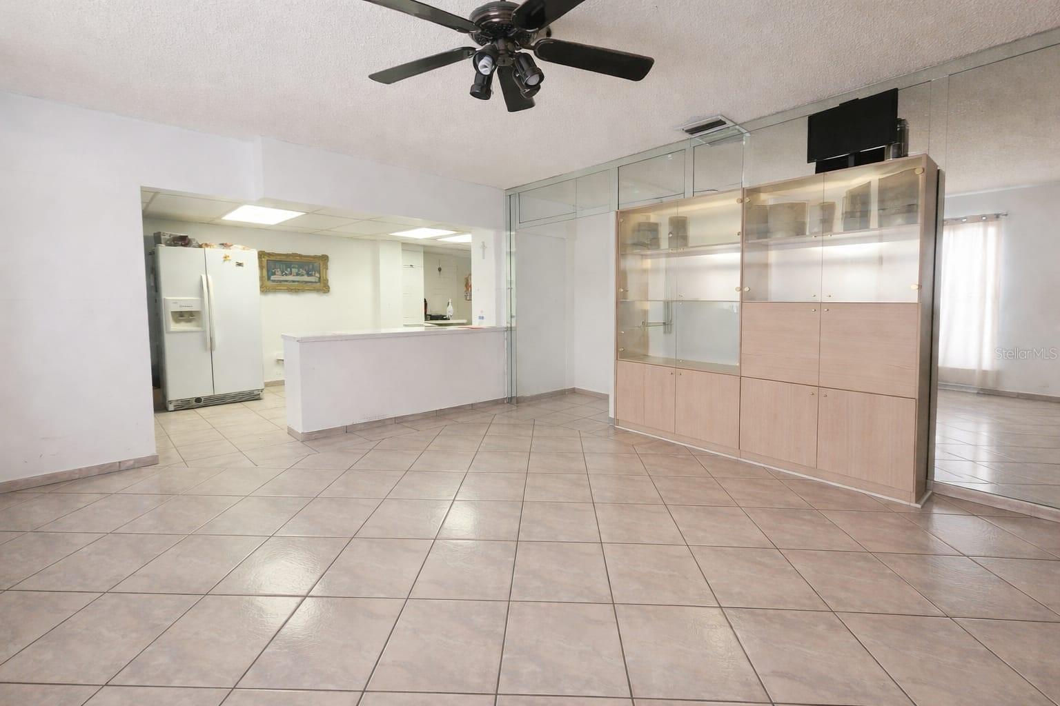 955 79th Ter Property Photo 3