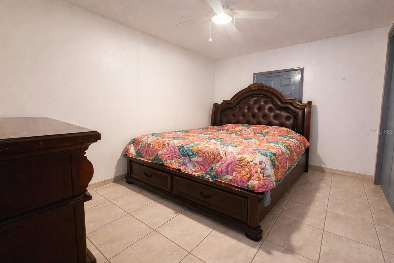 955 79th Ter Property Photo 8