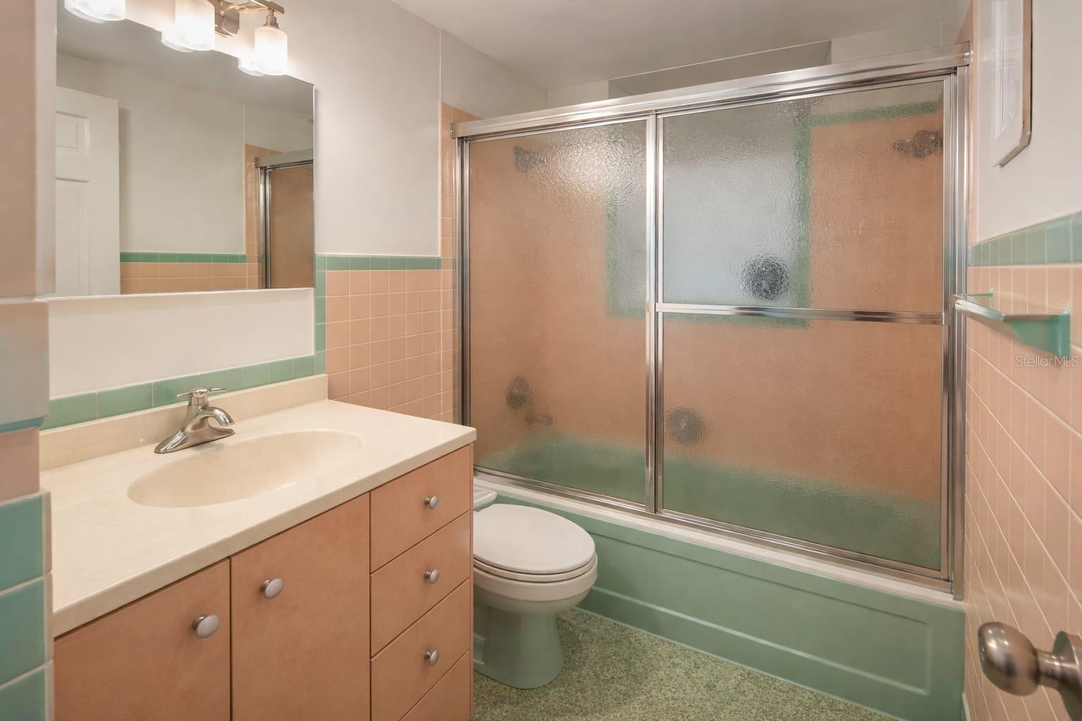 955 79th Ter Property Photo 9