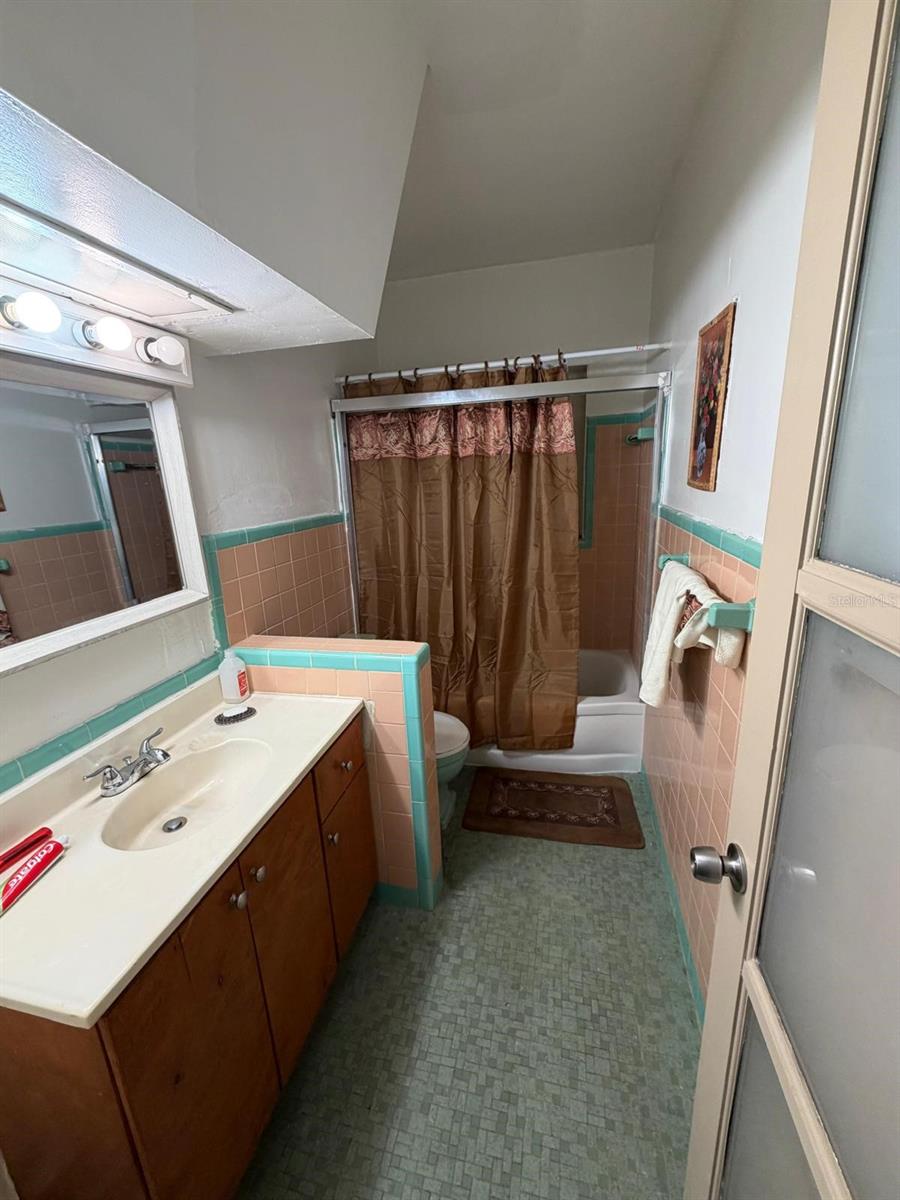 955 79th Ter Property Photo 10