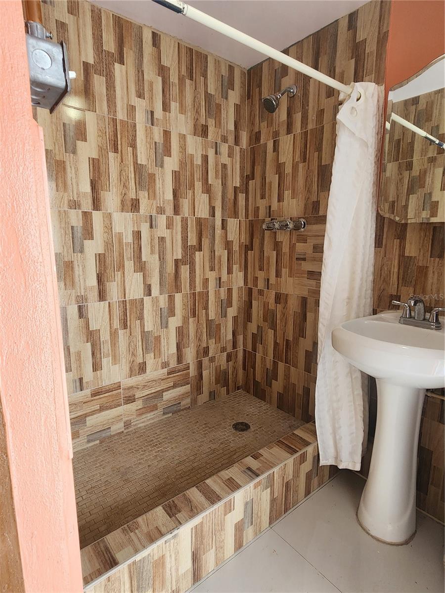 955 79th Ter Property Photo 14
