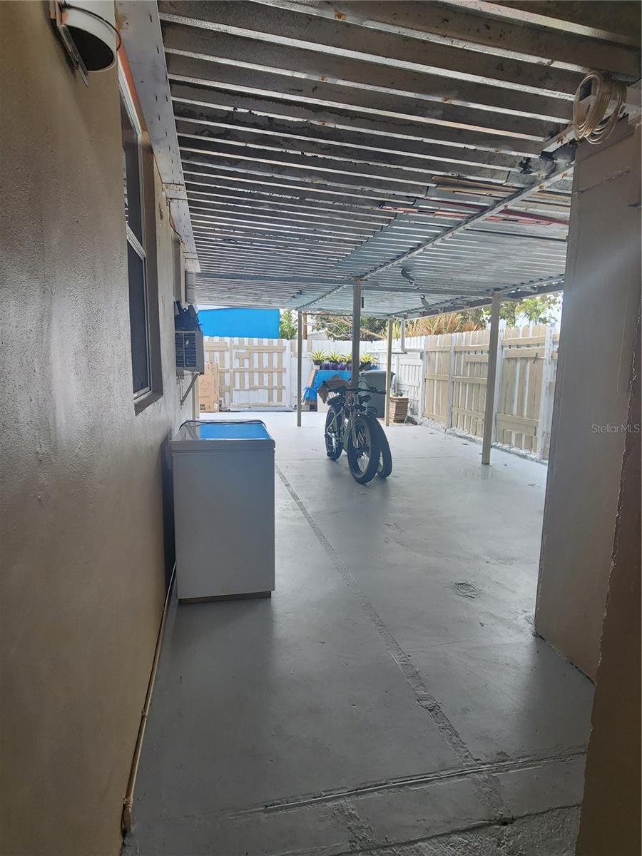955 79th Ter Property Photo 18